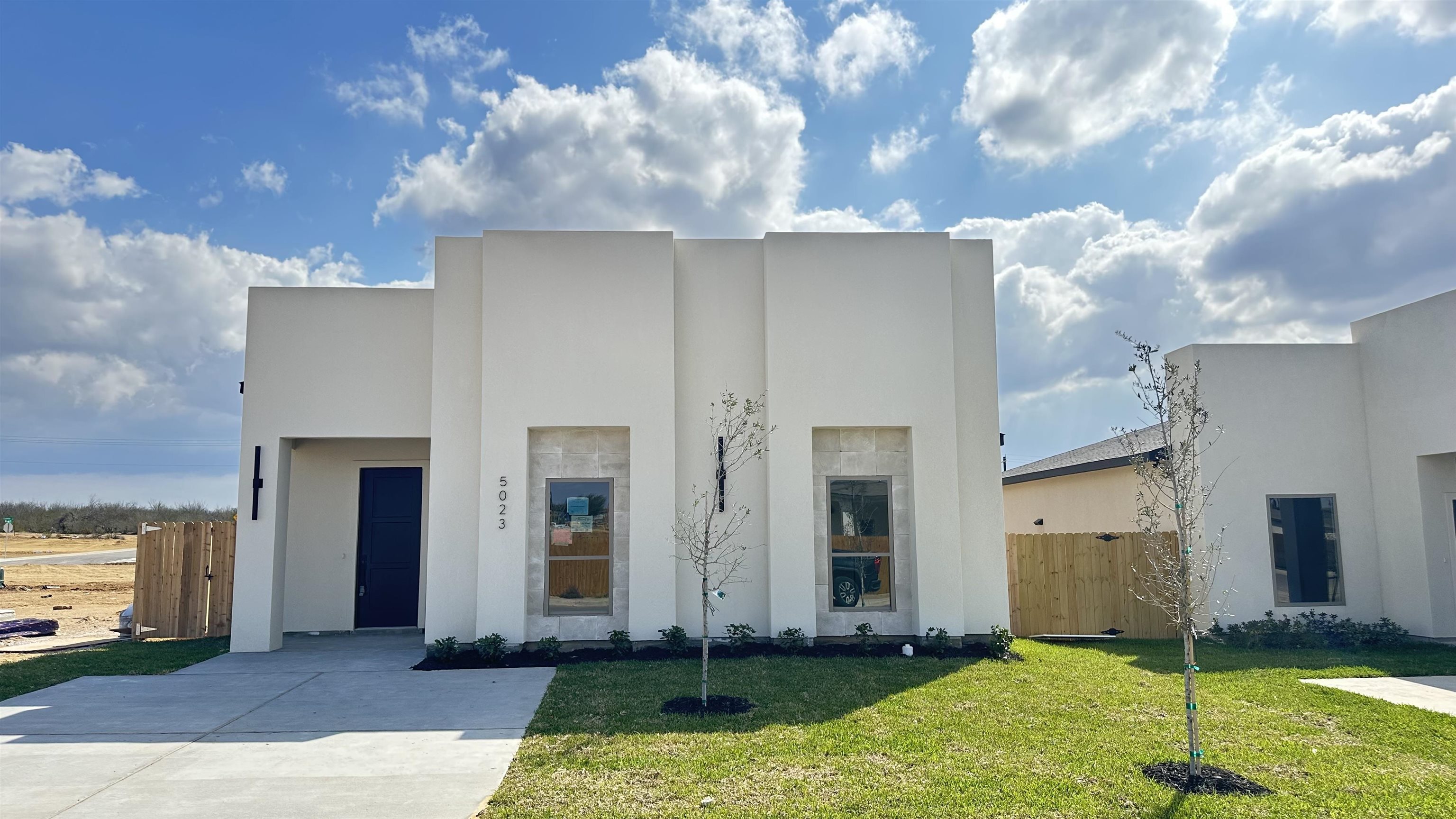 5023 Nispero Ln Property Photo