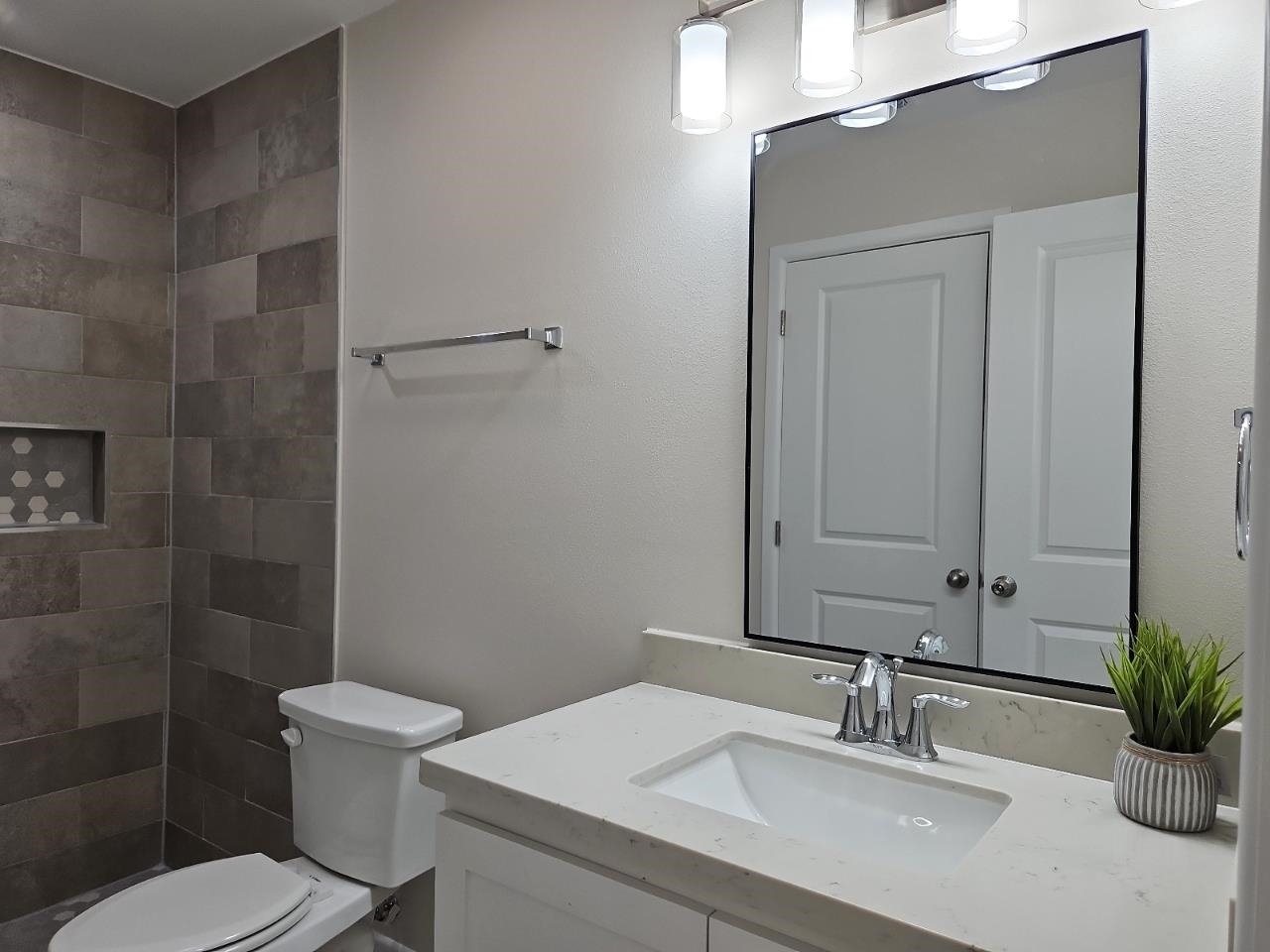 1405 El Caporal Dr. Property Photo 14