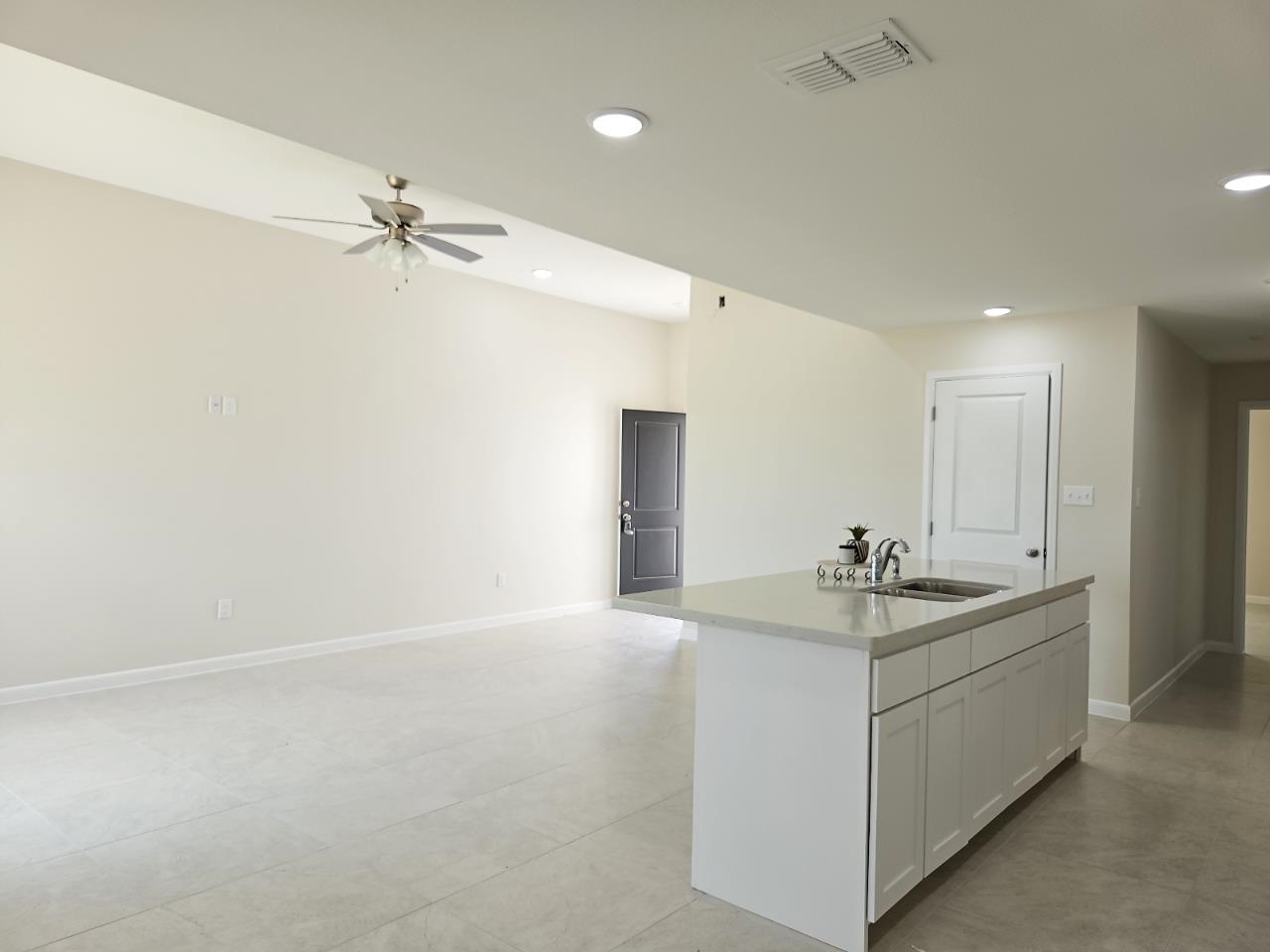 1405 El Caporal Dr. Property Photo 15