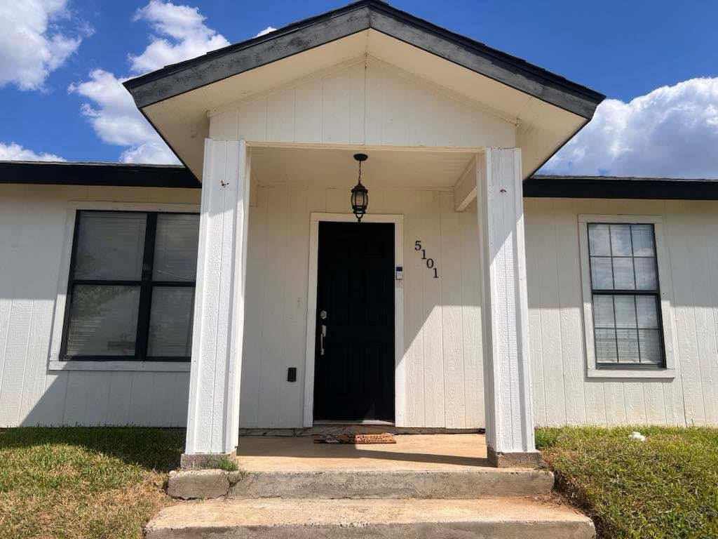 5101 Cocoa Ln Property Photo