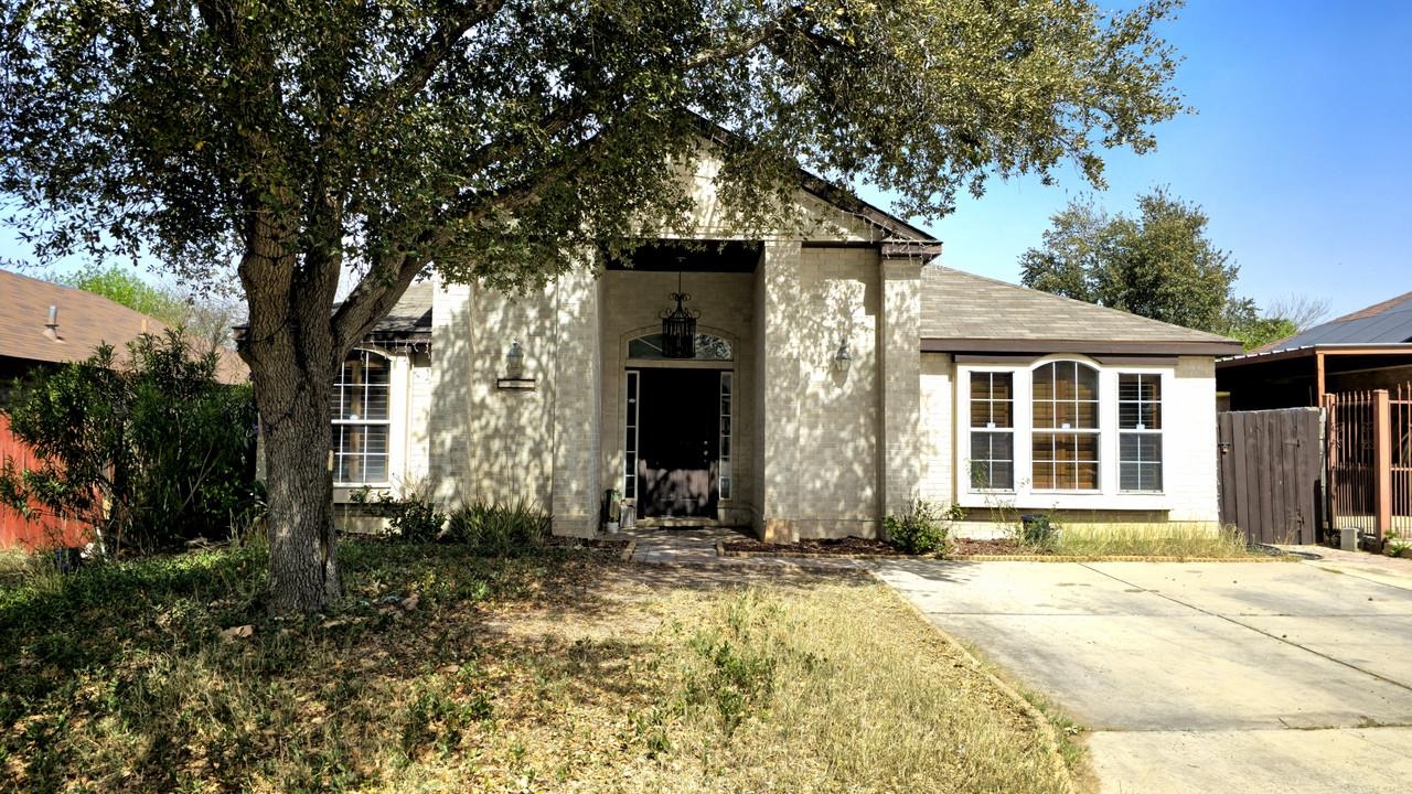 1852 Arctic Ct Property Photo