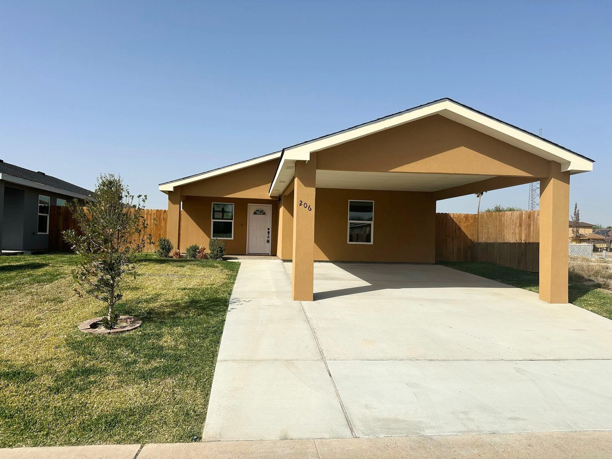 206 Alicante Dr Property Photo 1