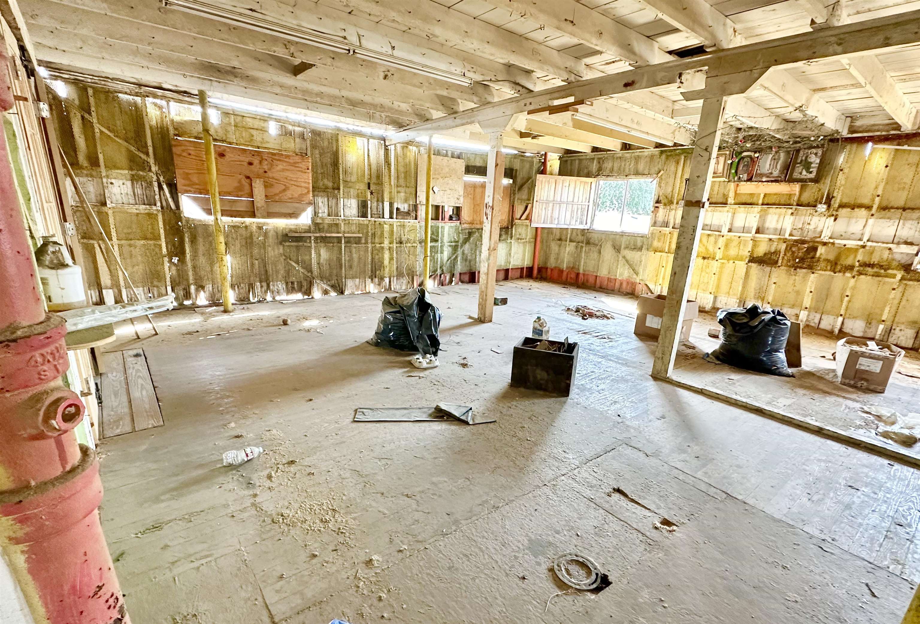 3008 San Bernardo Ave Property Photo 4