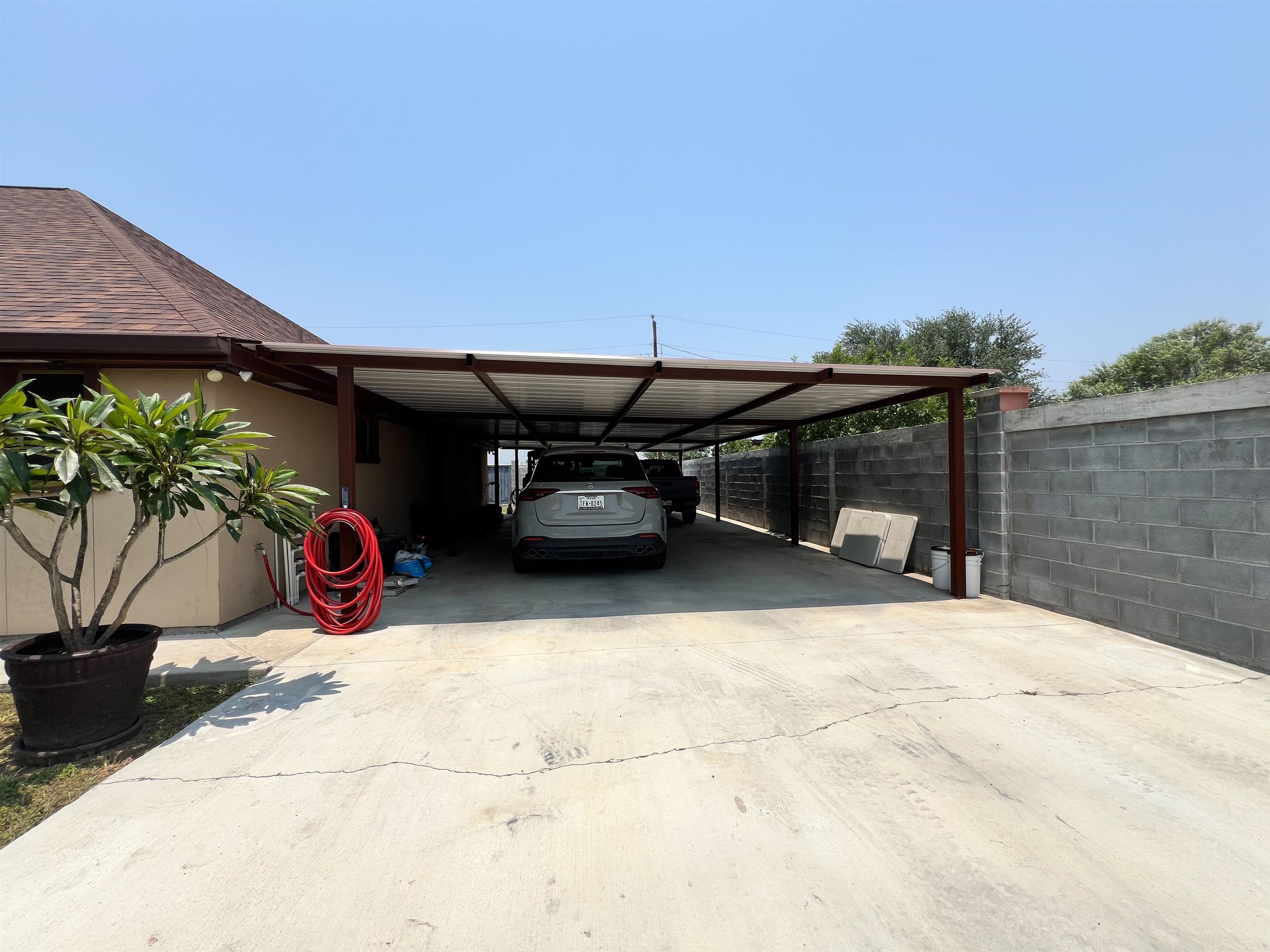 364 Mango Dr. Property Photo 4