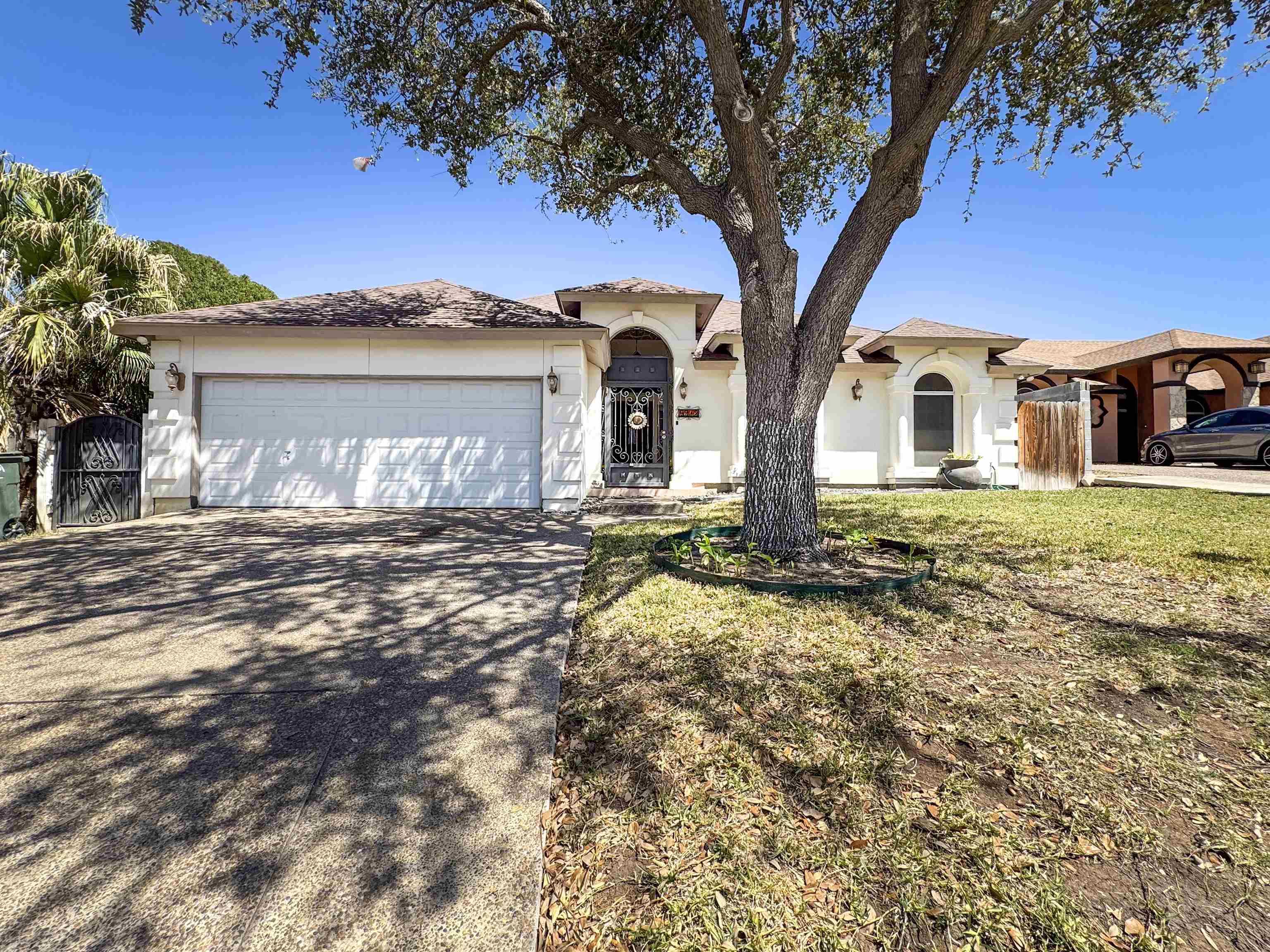 8913 Rolling Hills Dr Property Photo 1