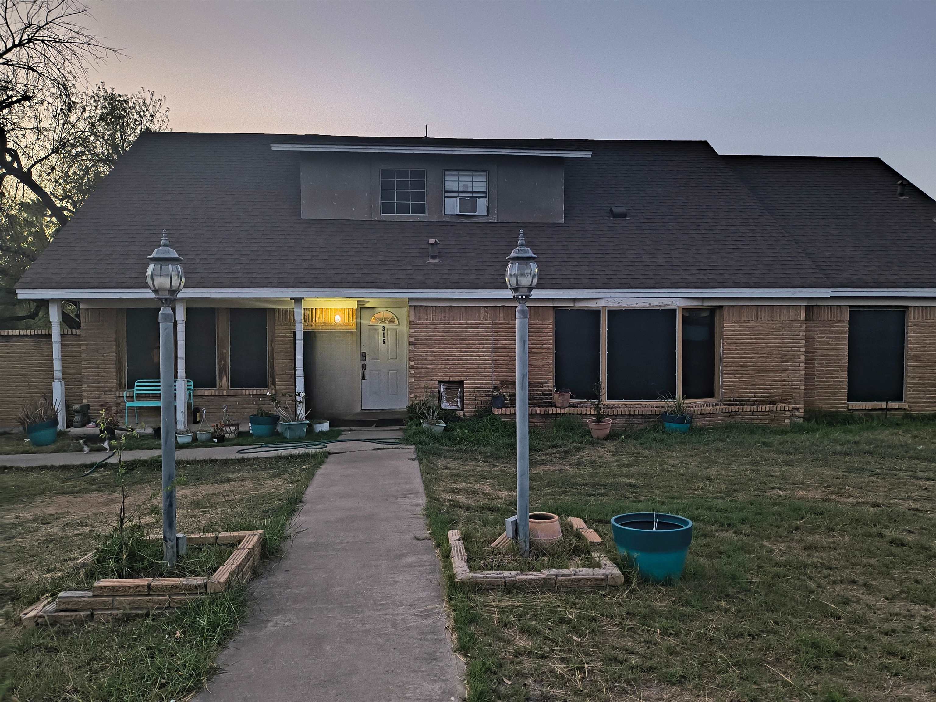 315 Belaire Dr Property Photo