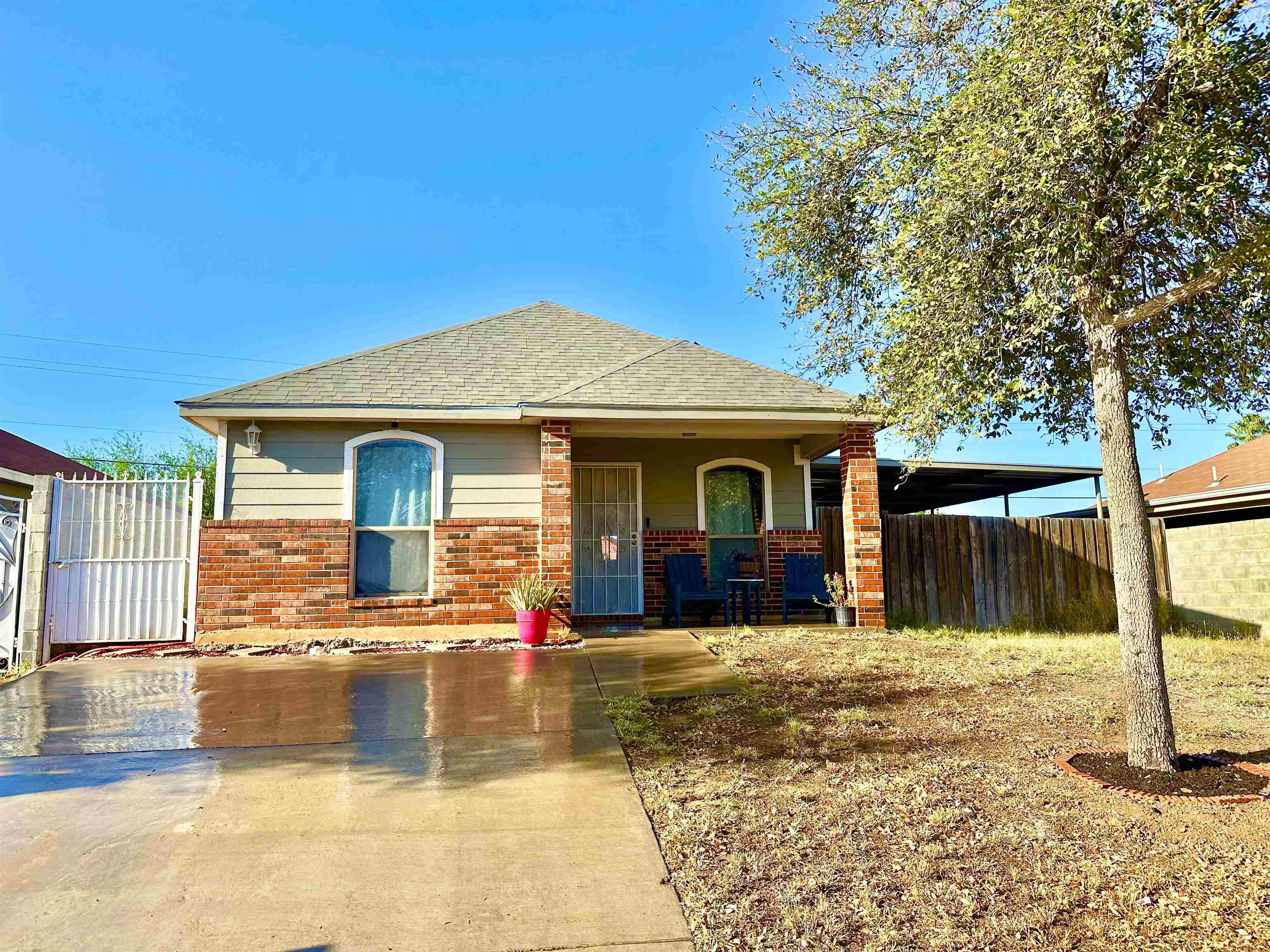 708 Oleander St Property Photo 1