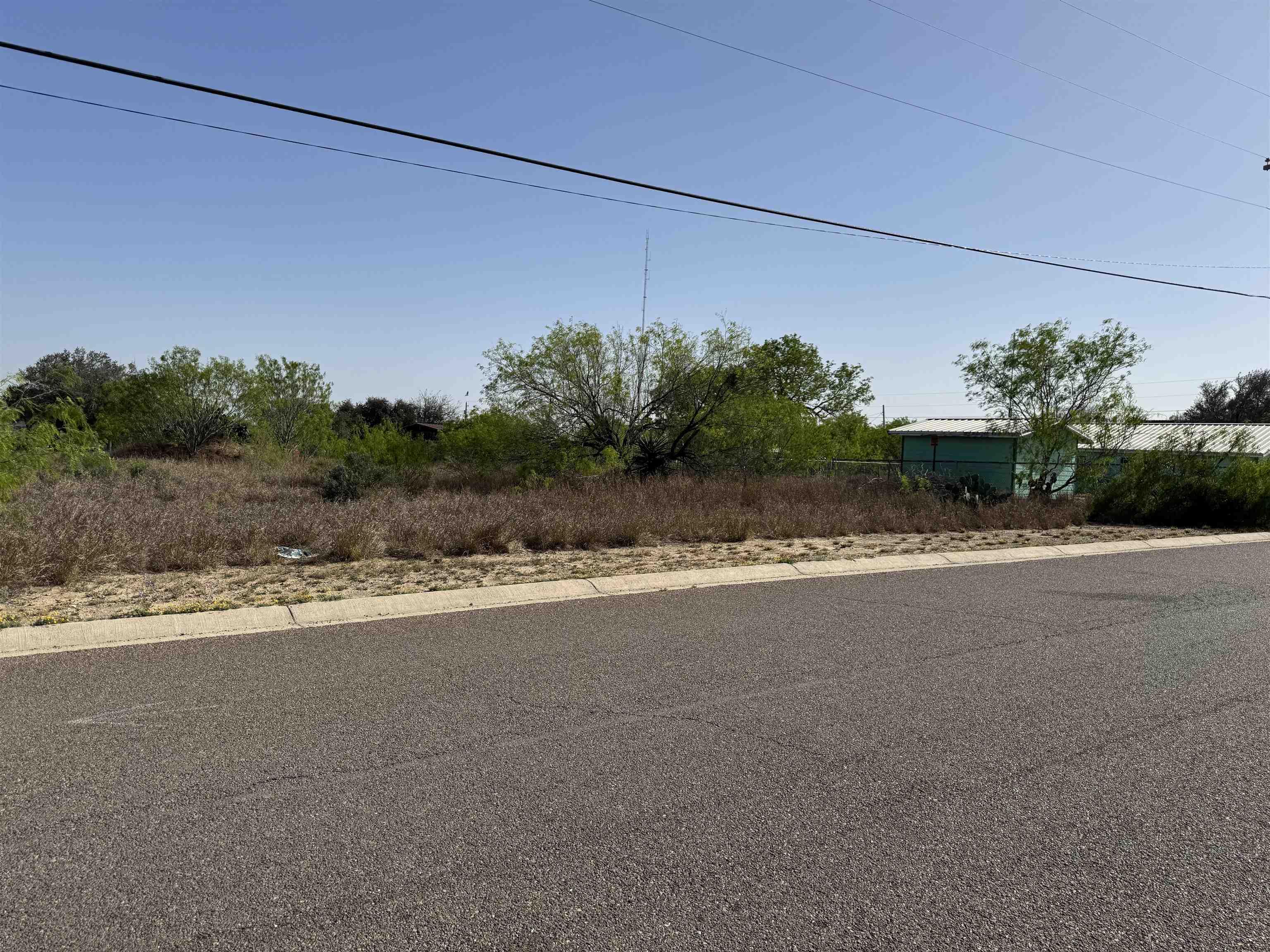 2605 Glenn St Property Photo 1