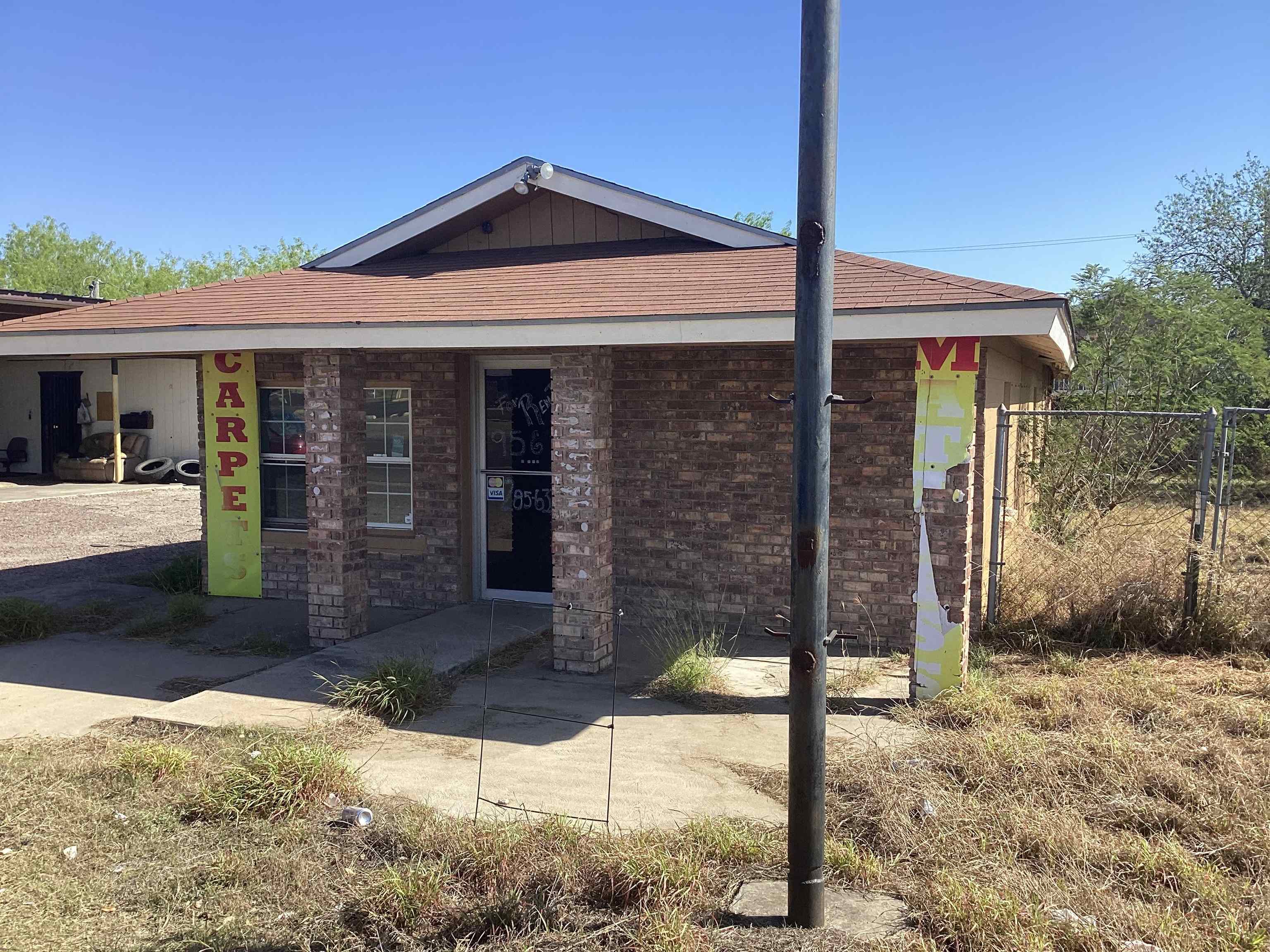 1904 N US Hwy 8 N Zapata Hwy Property Photo 1