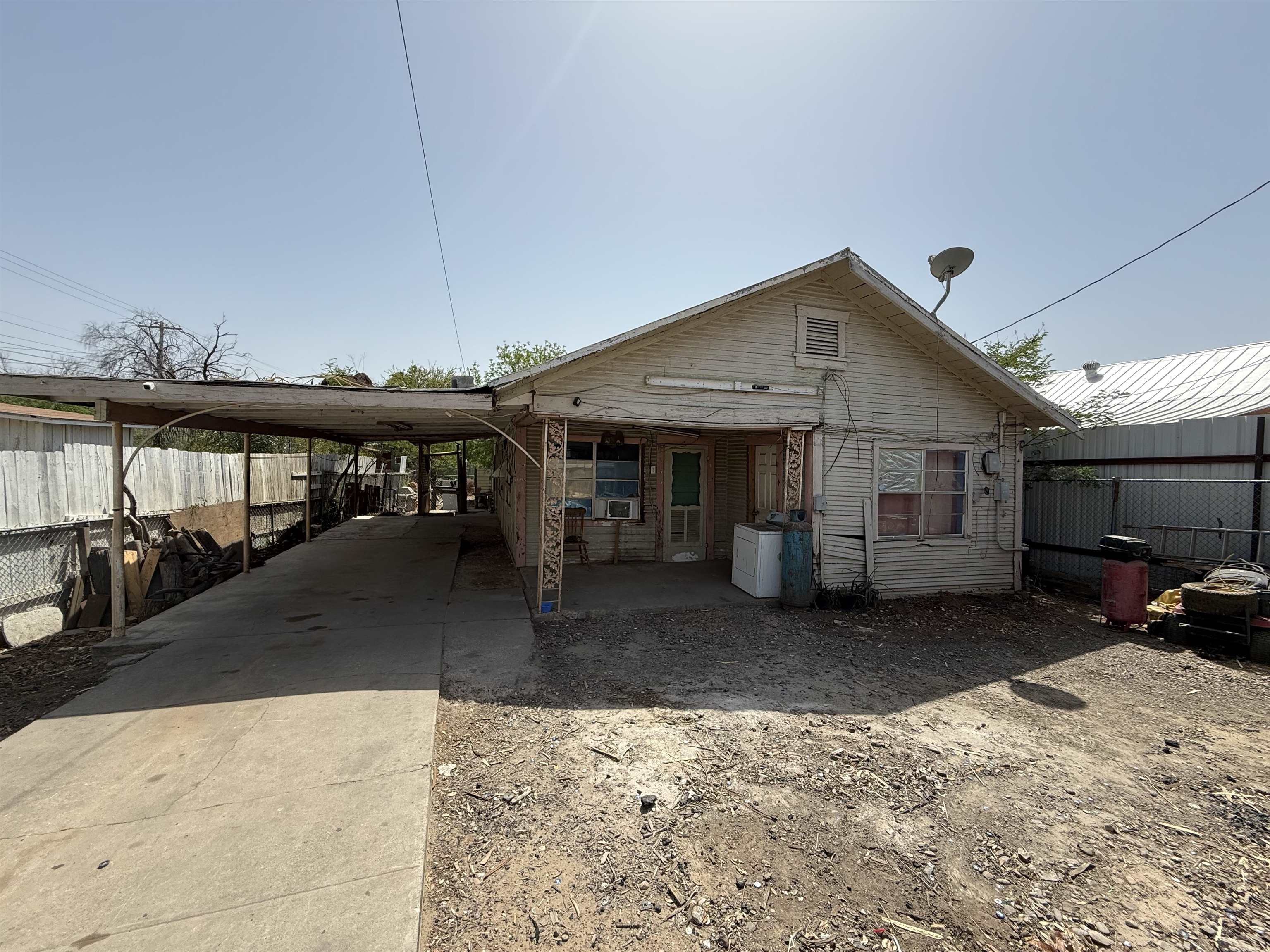 717 Gustavus St Property Photo 1