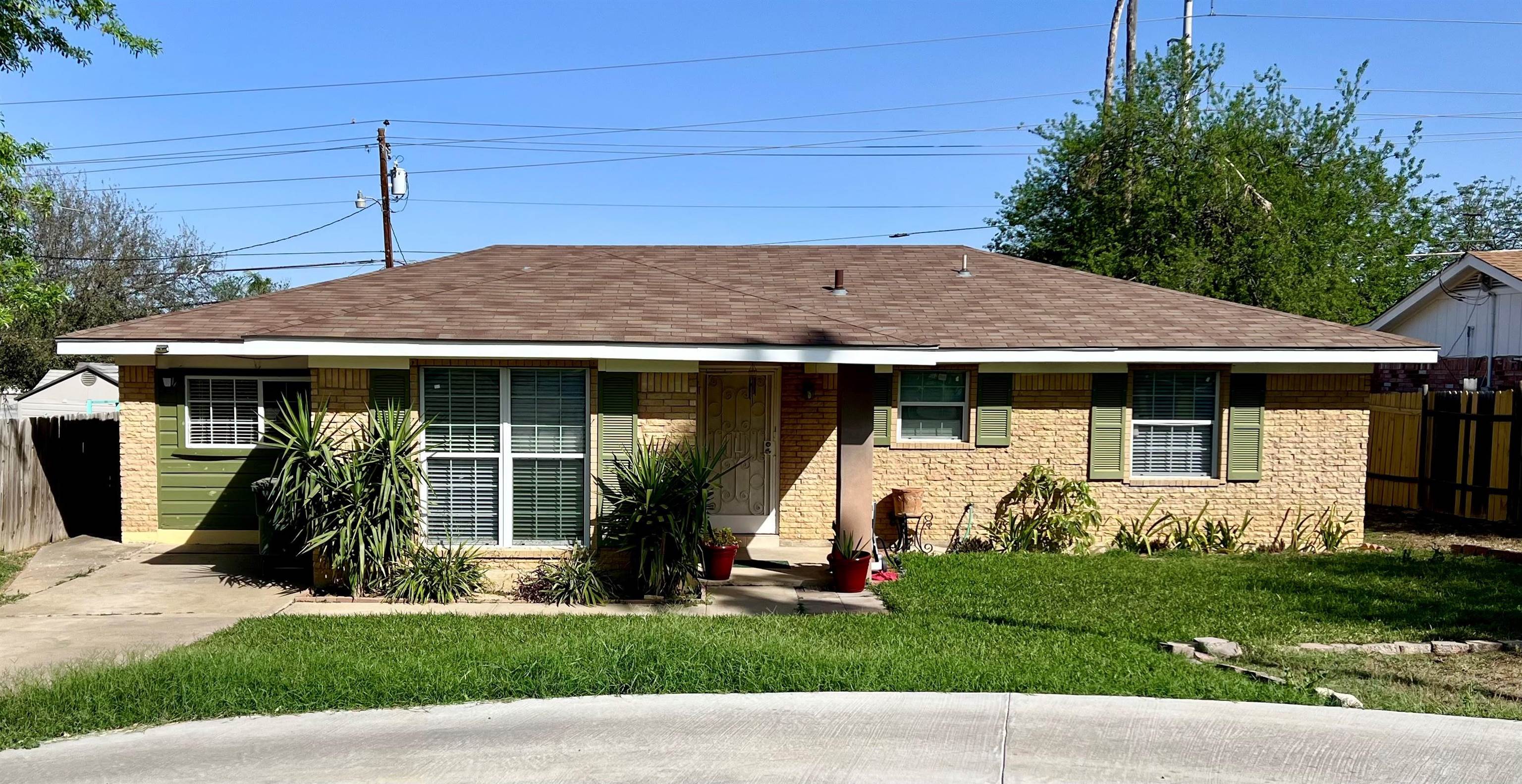 512 Idylwood Ln Property Photo 2
