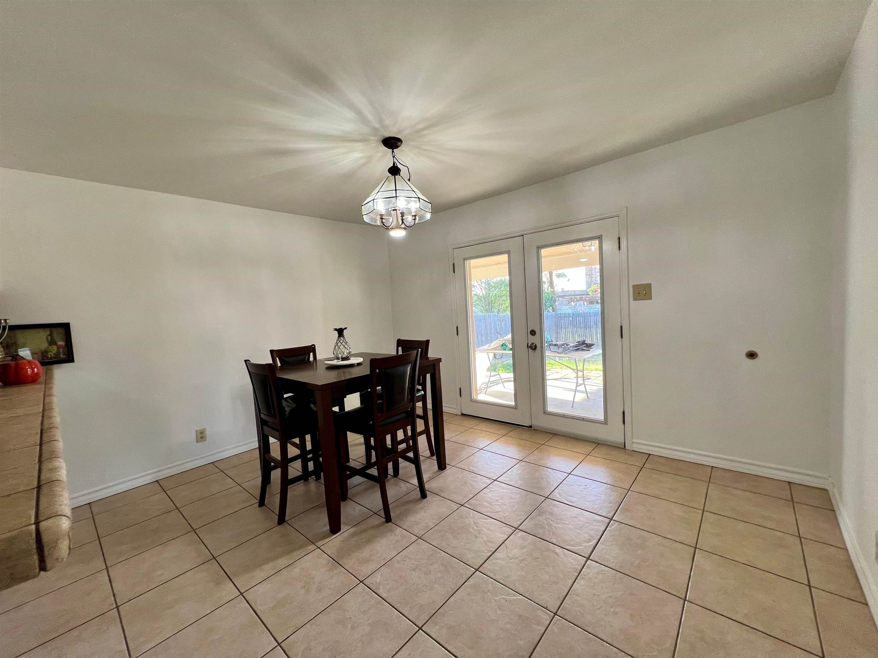 512 Idylwood Ln Property Photo 12
