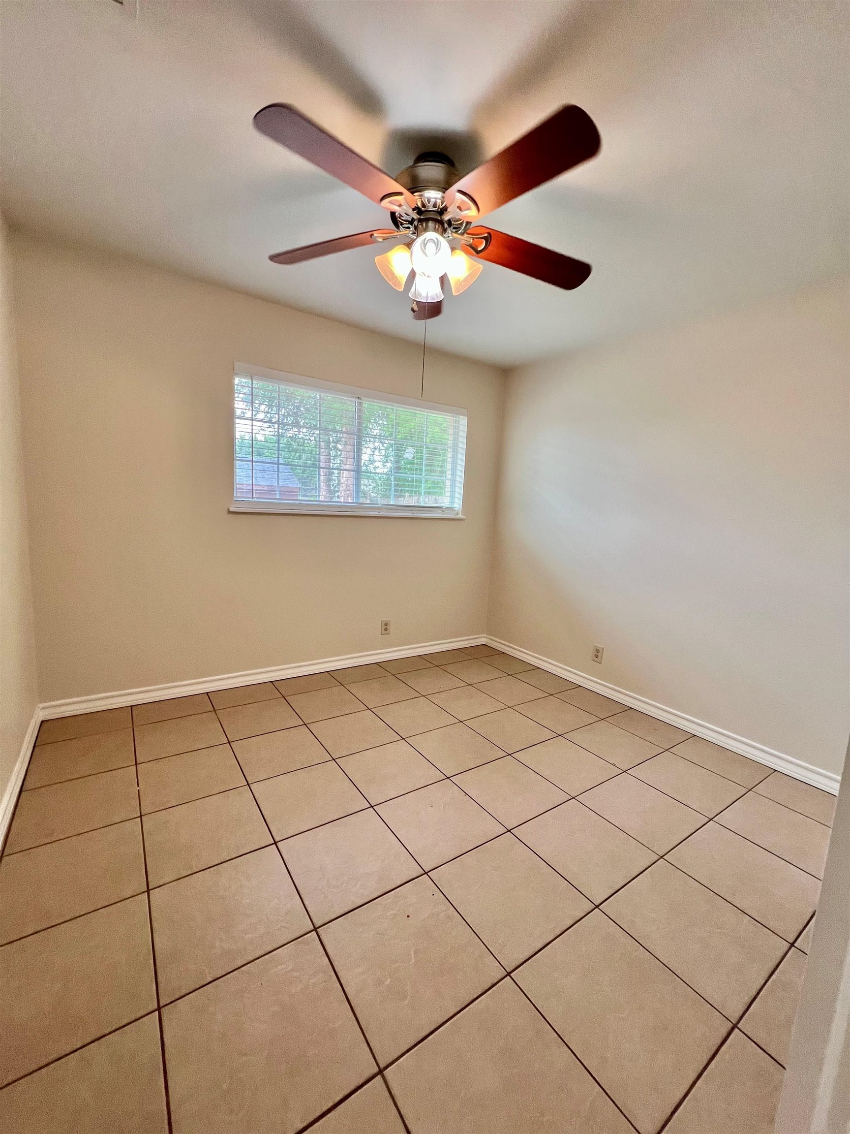 512 Idylwood Ln Property Photo 21
