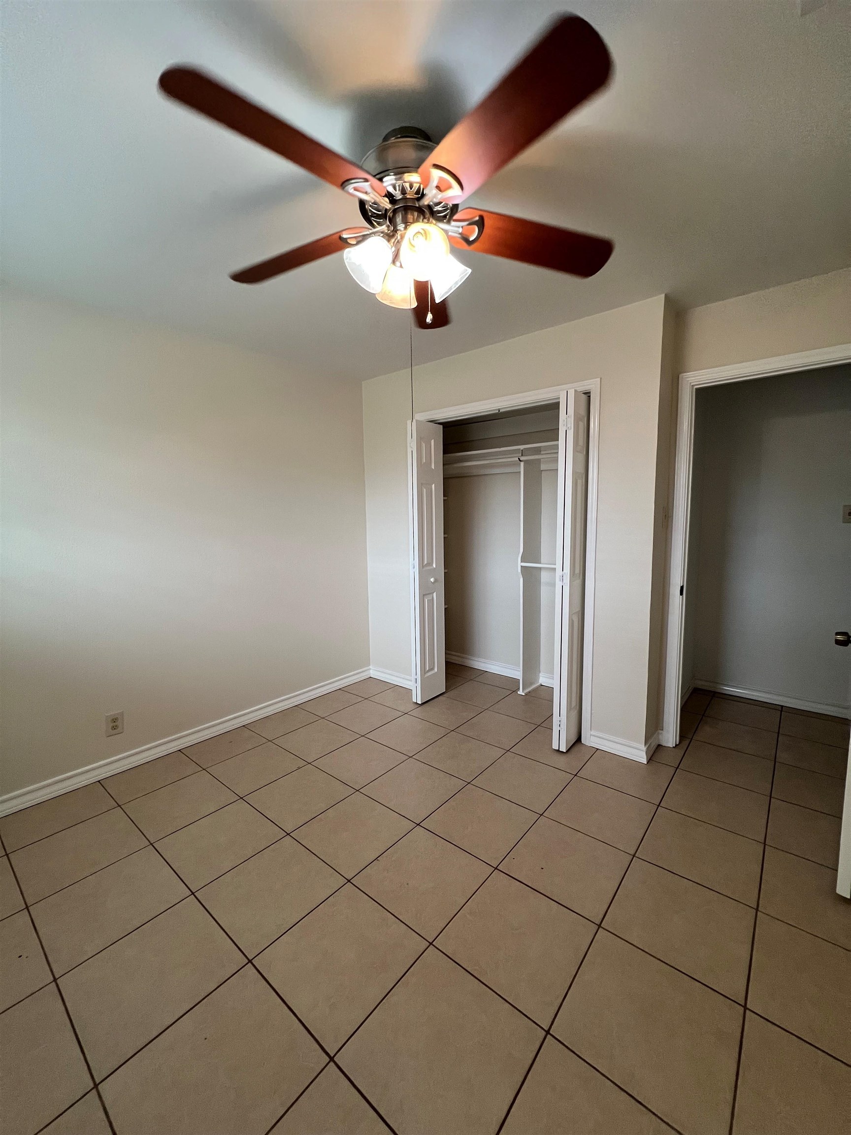 512 Idylwood Ln Property Photo 22