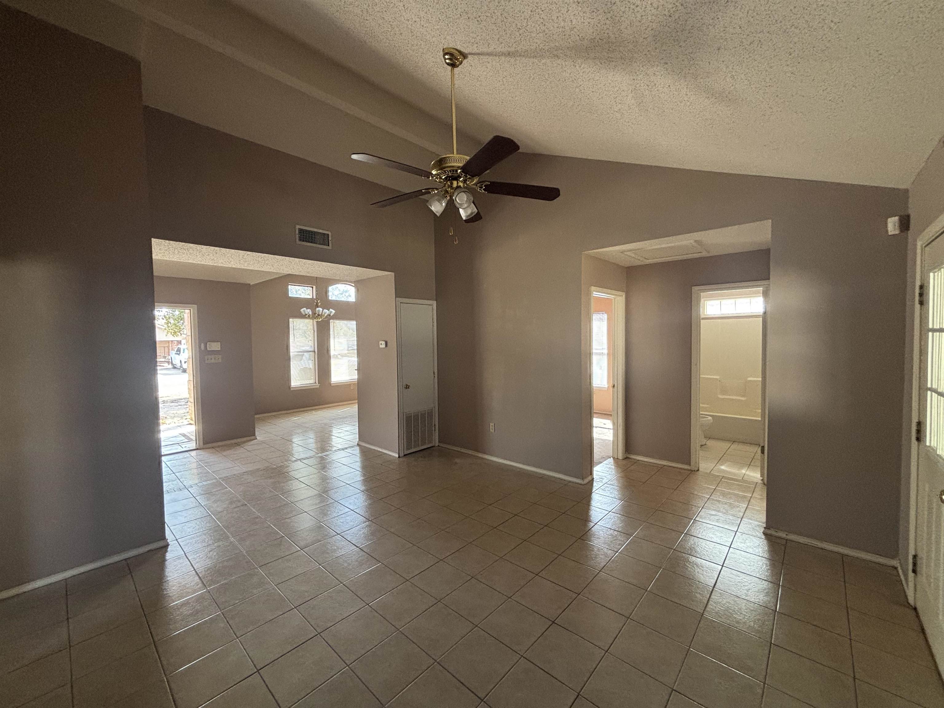 4304 Centennial Ct Property Photo 13