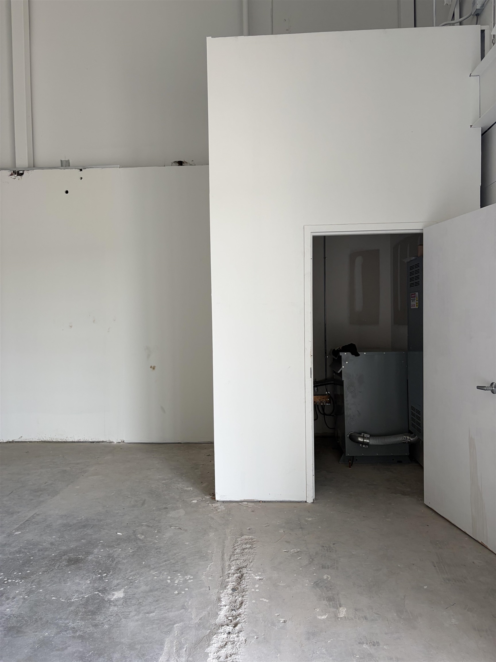 7901 San Dario Ave Property Photo 10