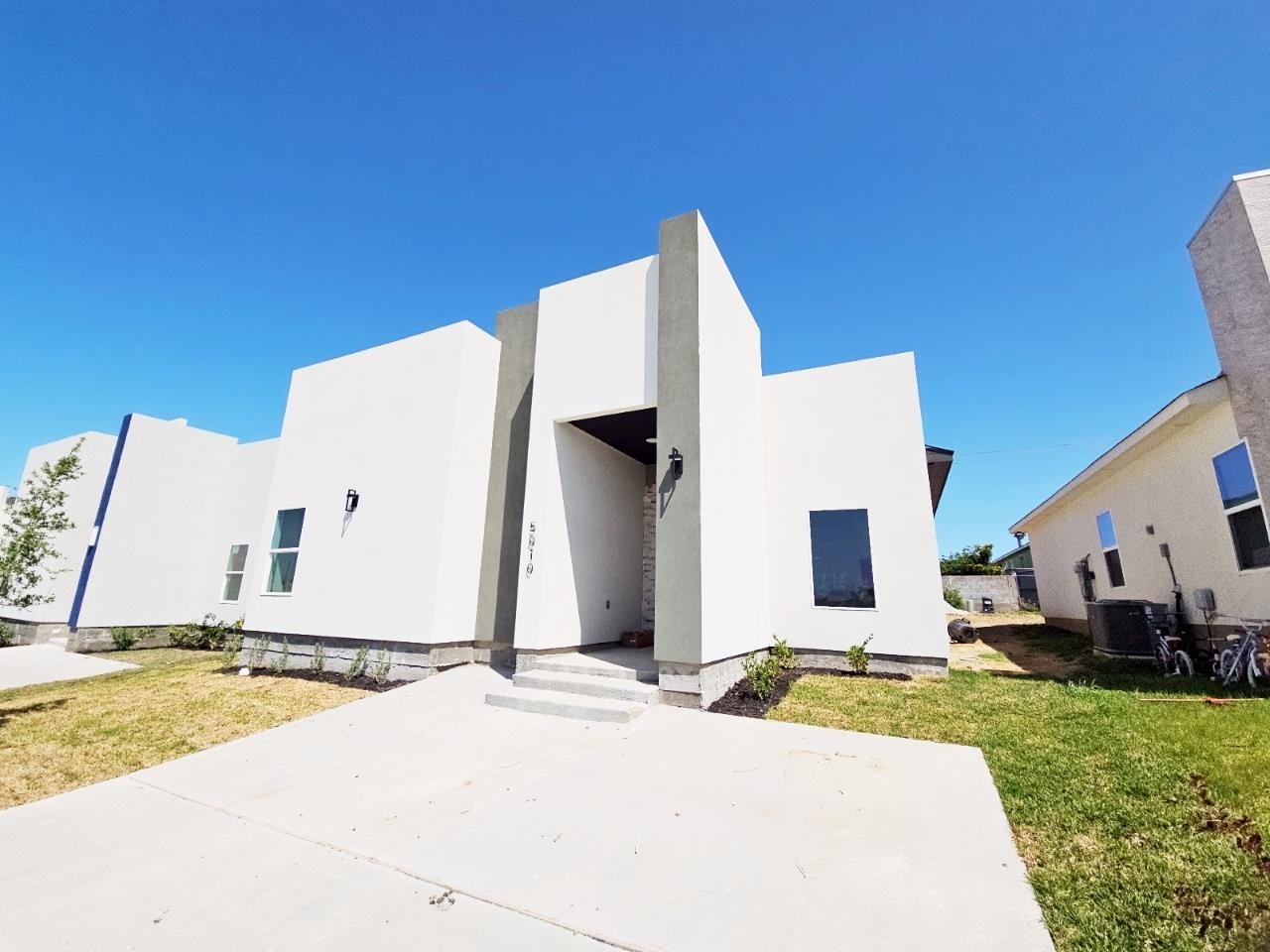 5010 Cherimoya Ln. Property Photo 2