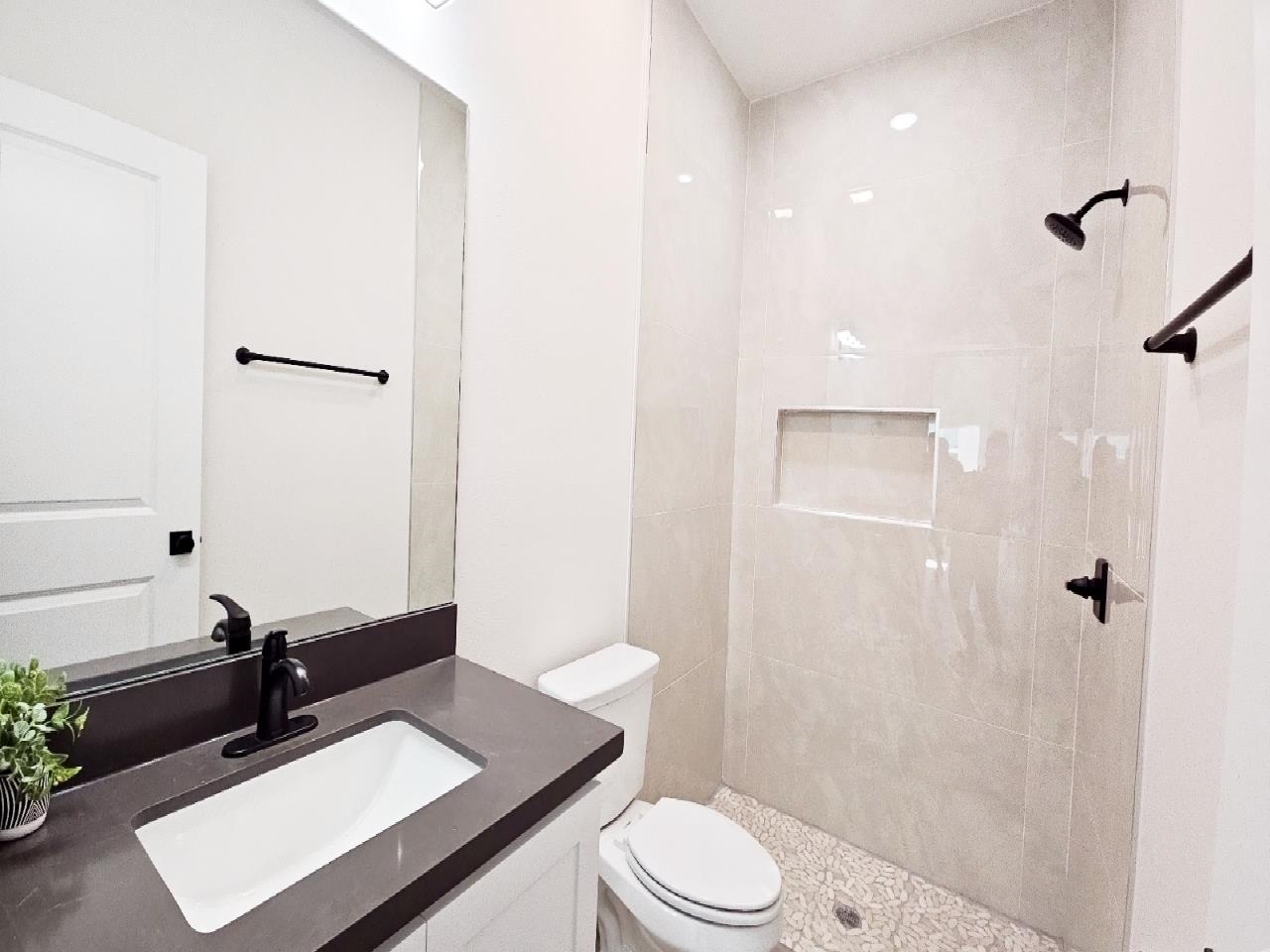 5010 Cherimoya Ln. Property Photo 8