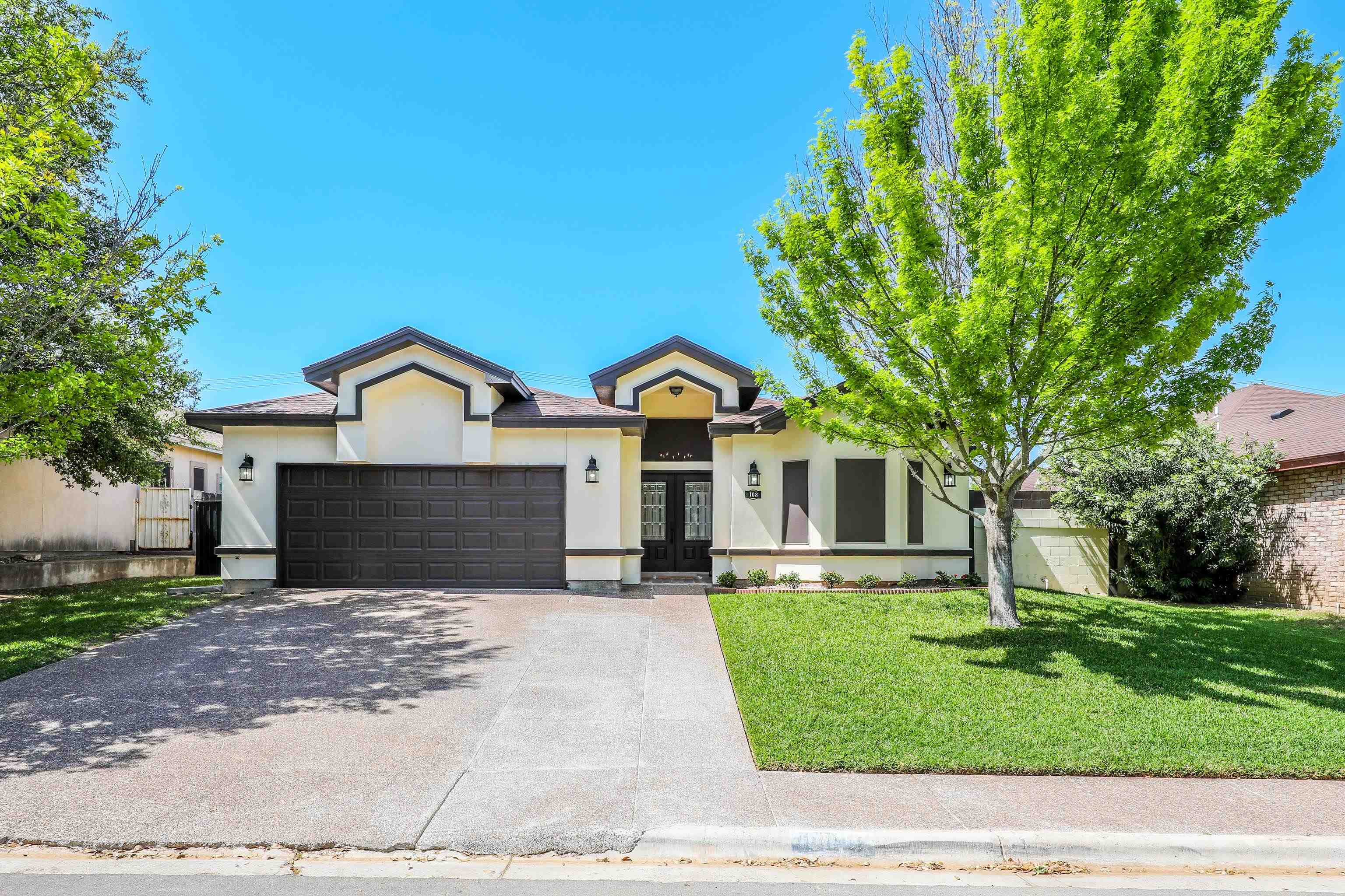 108 Baffin Bay Dr Property Photo 1