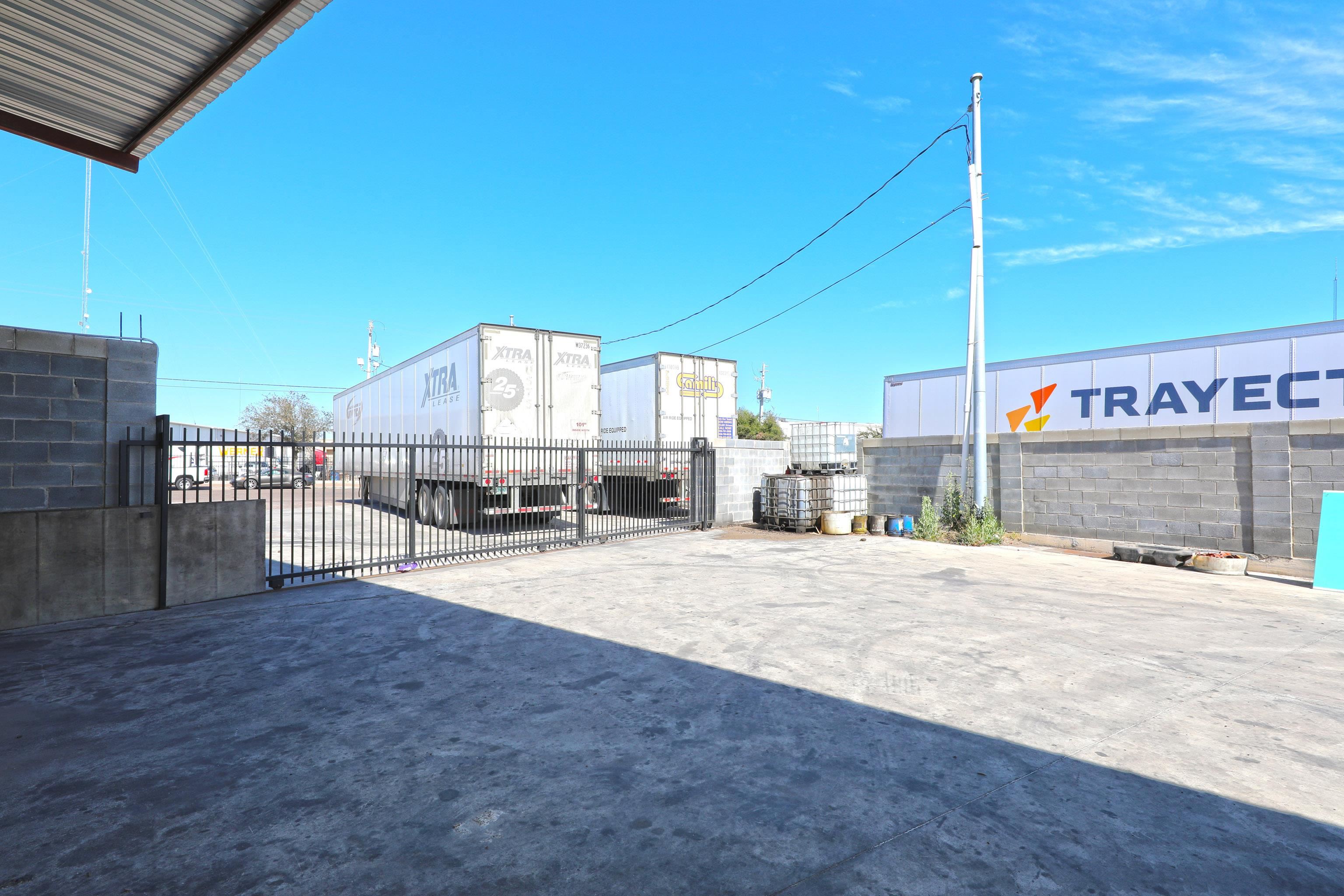301 Grand Central Blvd Property Photo 5