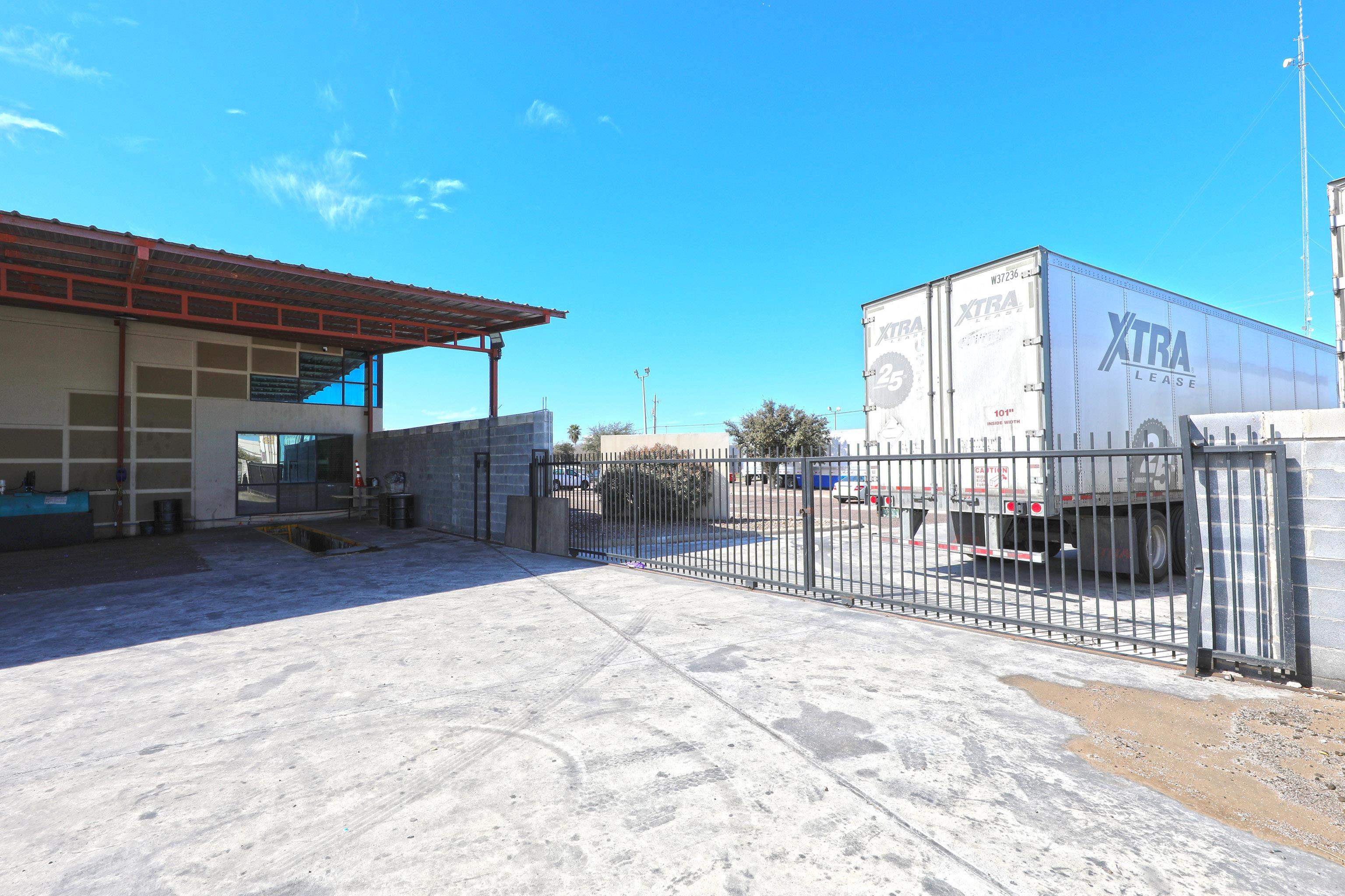 301 Grand Central Blvd Property Photo 6