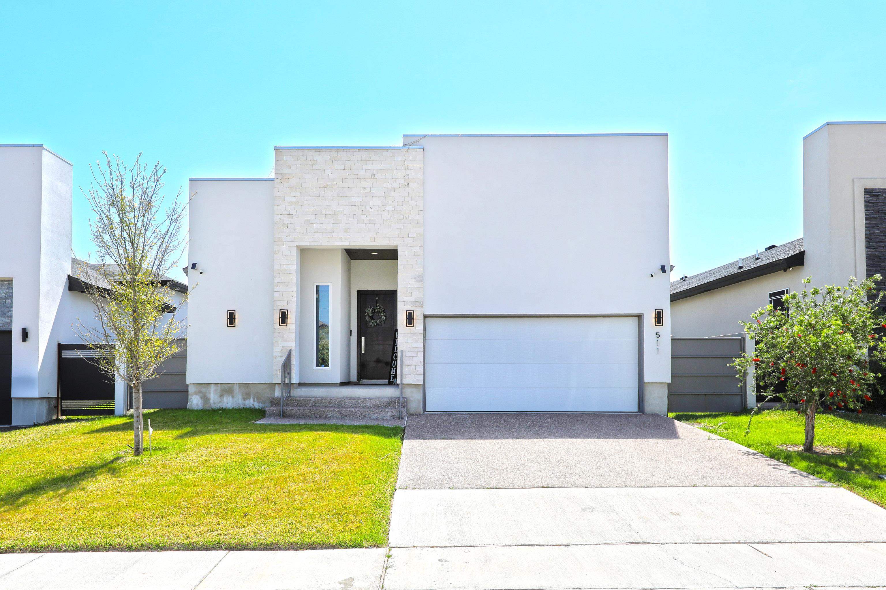 511 Prado Dr Property Photo 2