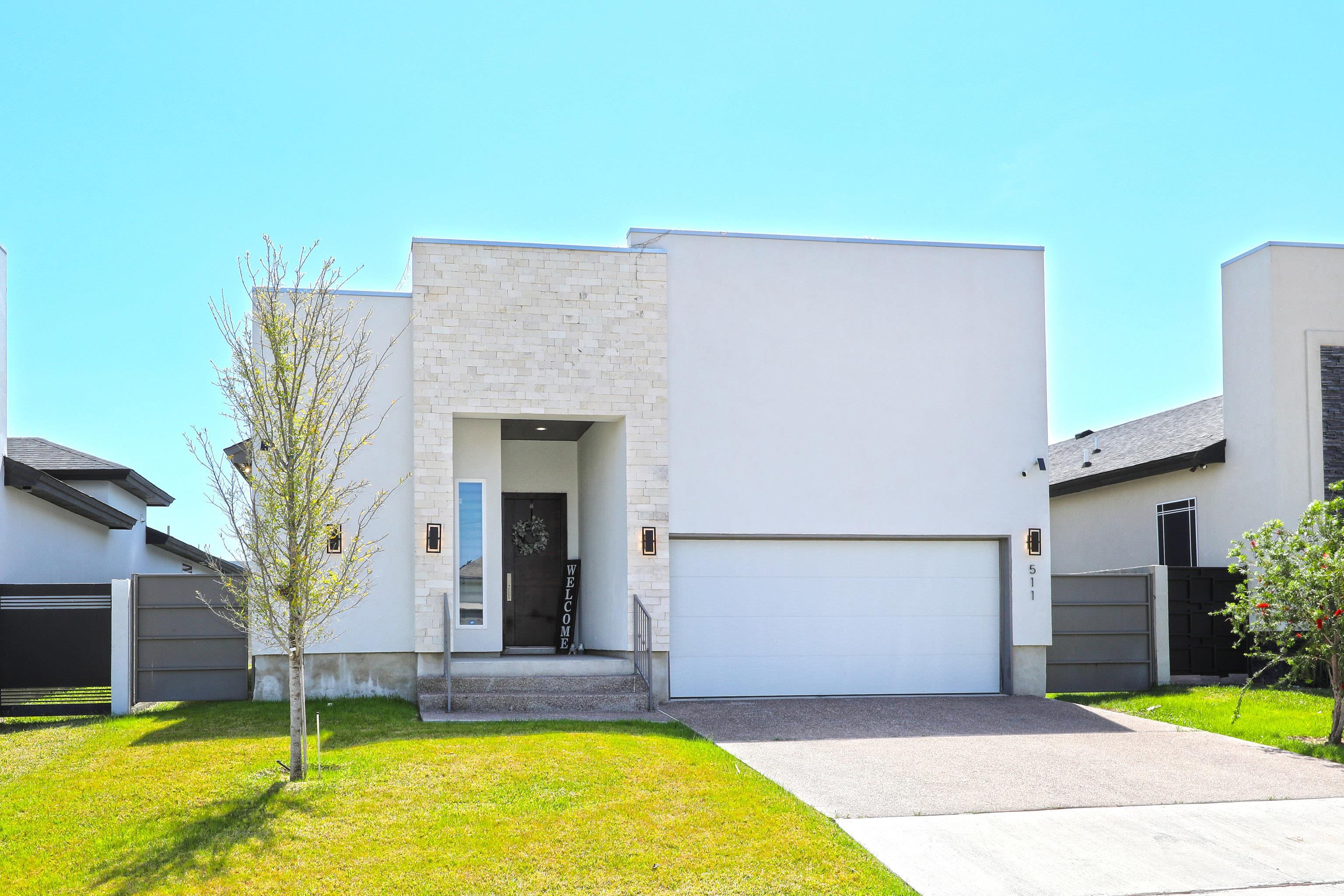 511 Prado Dr Property Photo 3