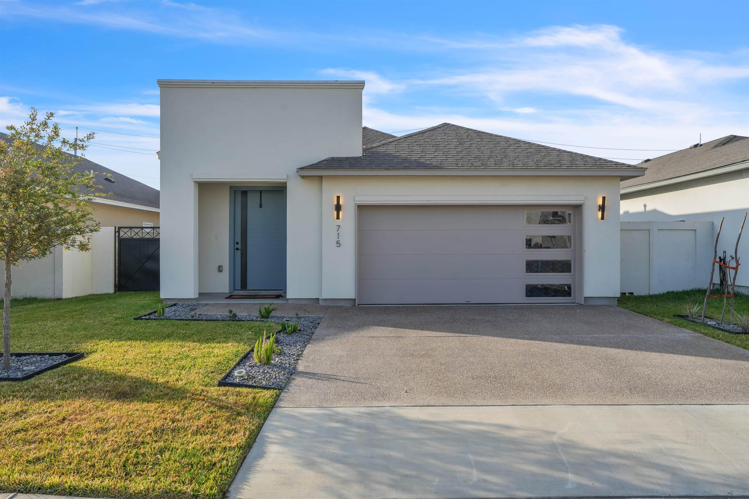 715 Journey Loop Property Photo 1