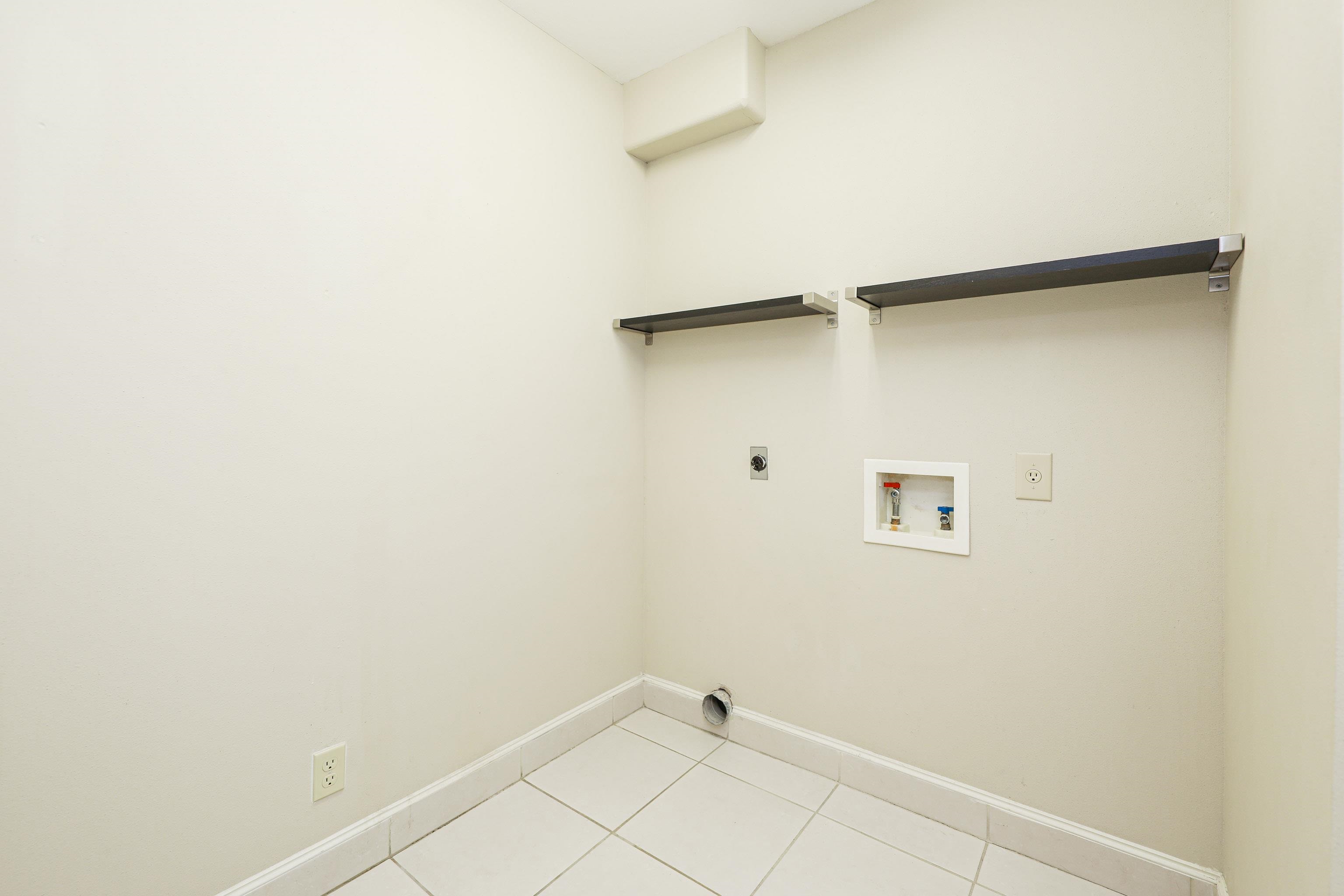7205 Lake Victoria Rd Property Photo 14