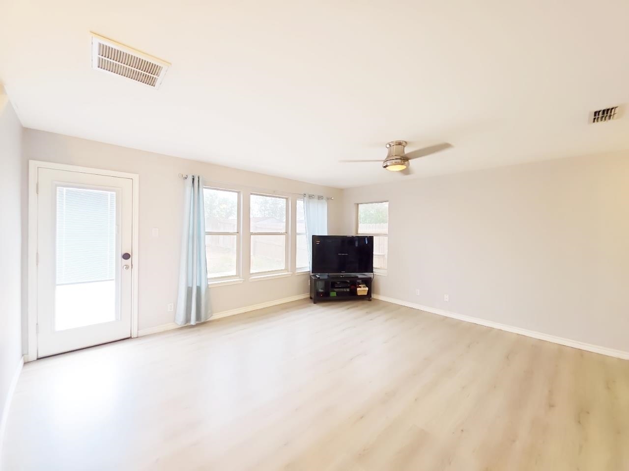 17539 Rock Port Rd Property Photo 9
