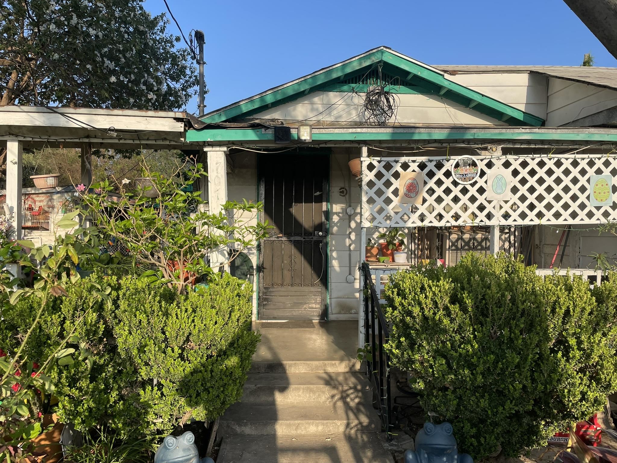 707 Sanders Ave Property Photo