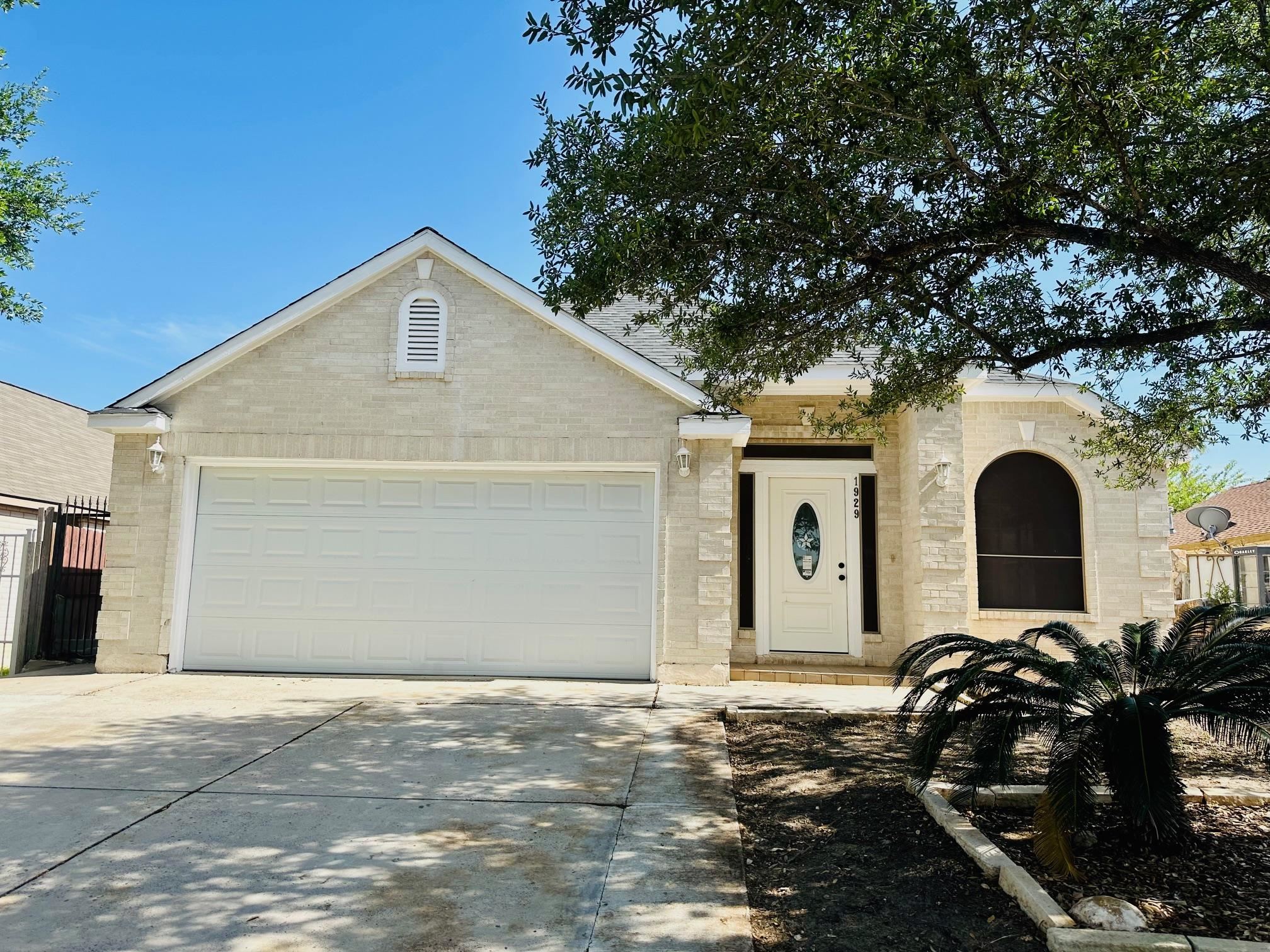 1929 Yukon Ln Property Photo 1