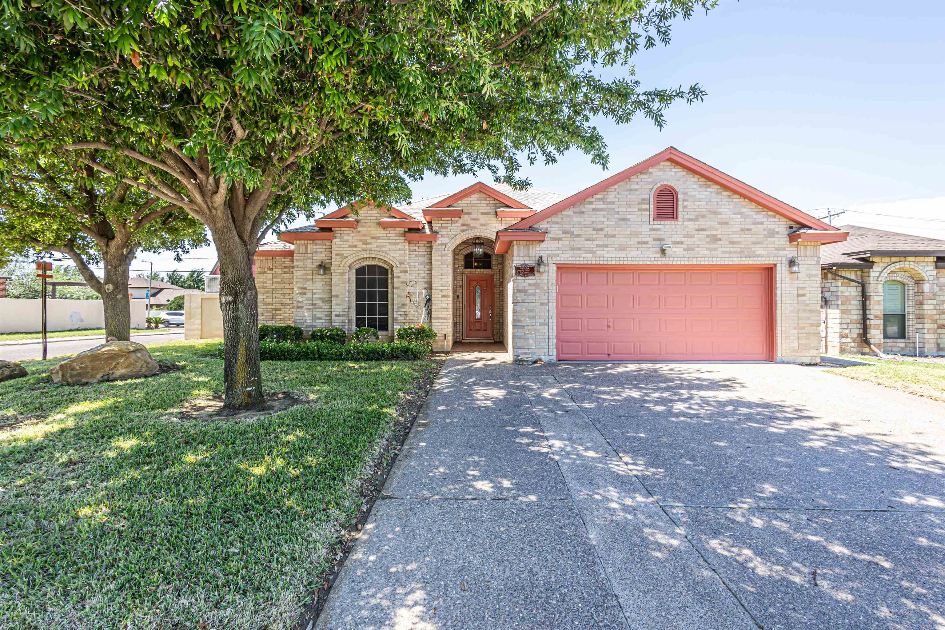 10702 Patron Lp Property Photo 1