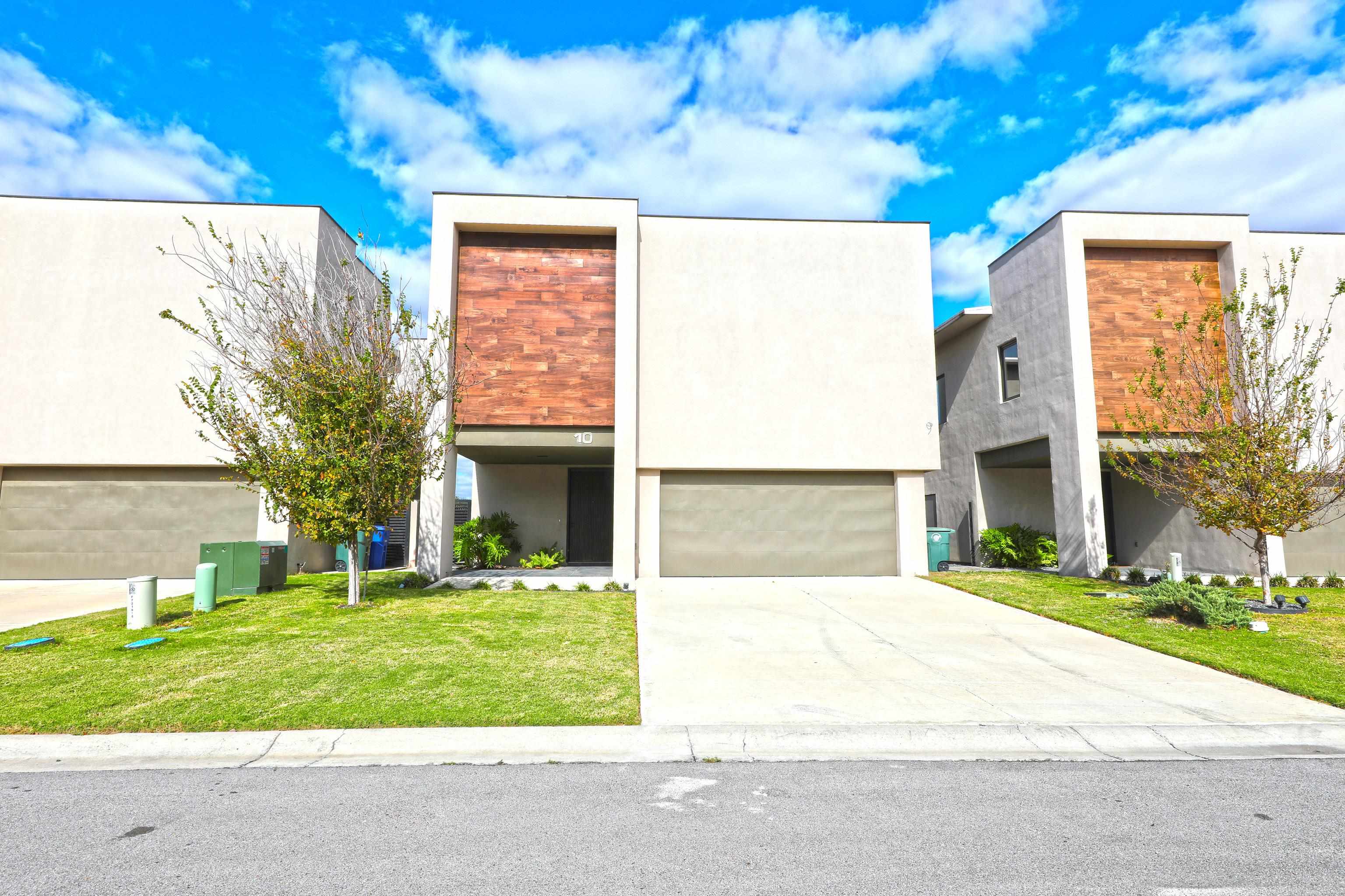 7219 Rocio Dr Property Photo