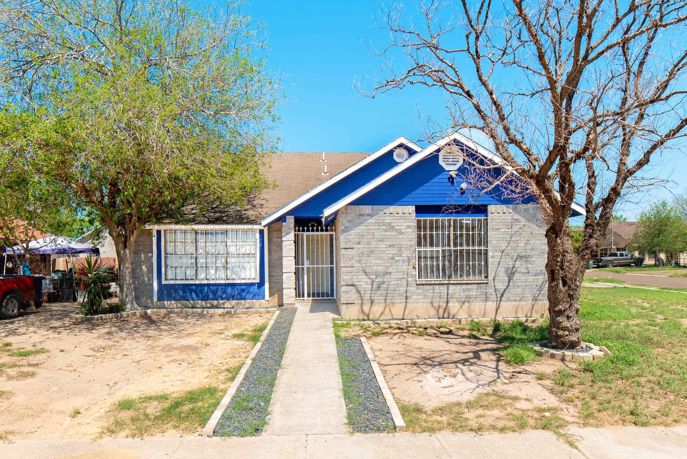 121 Tours Ln Property Photo
