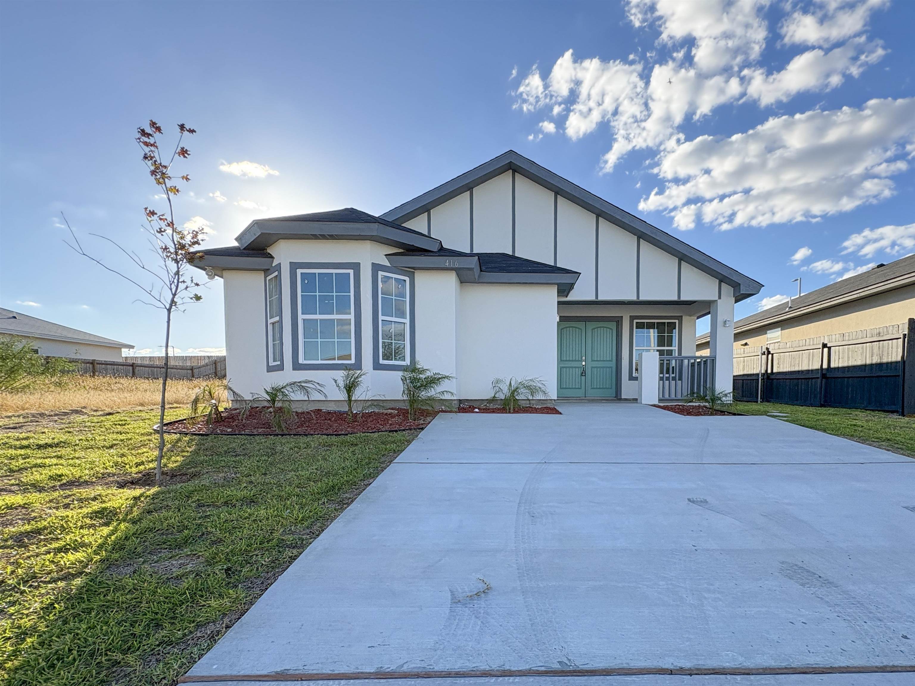 Las Fincas Real Estate Listings Main Image