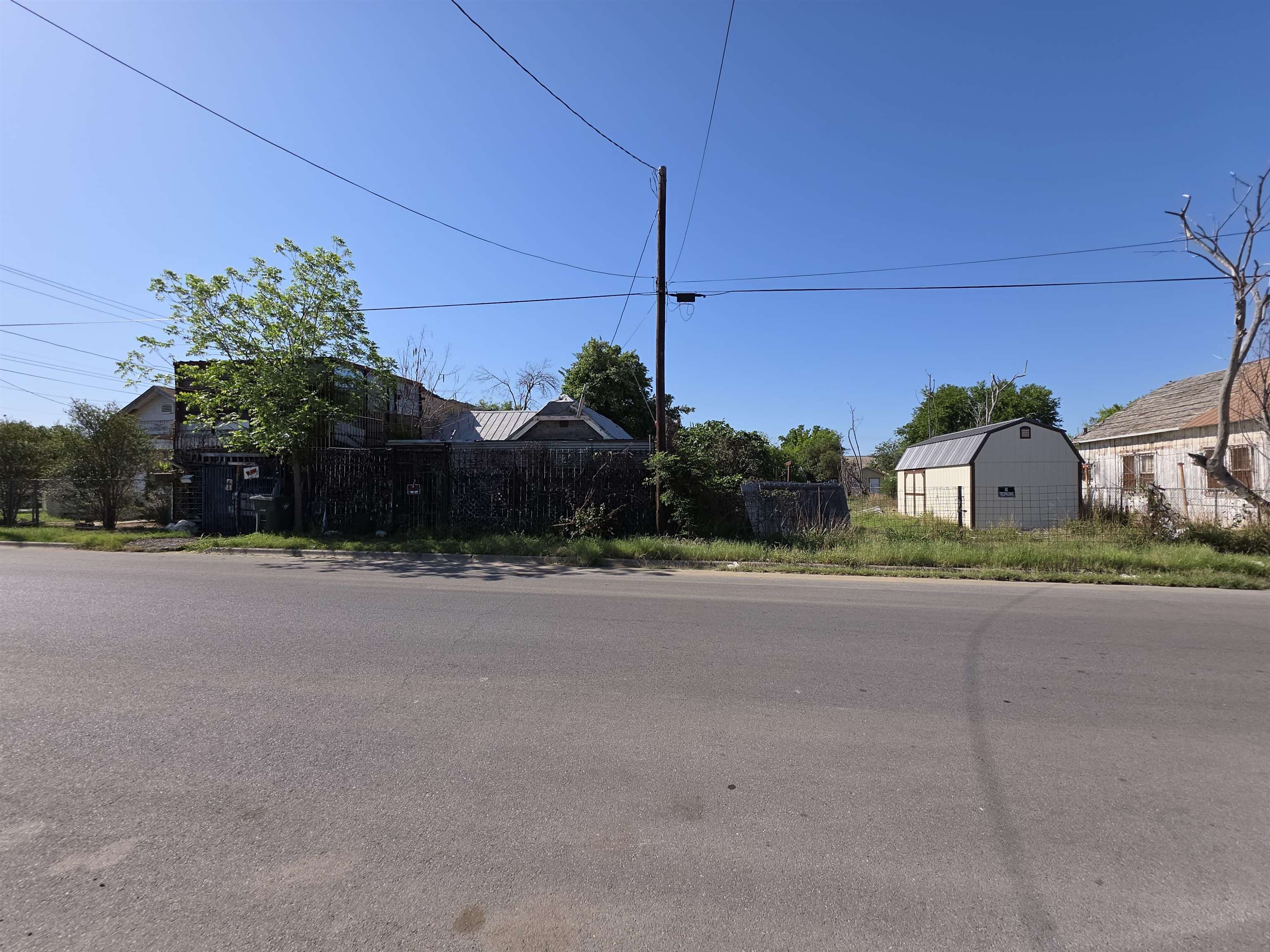 715 Cortez St Property Photo