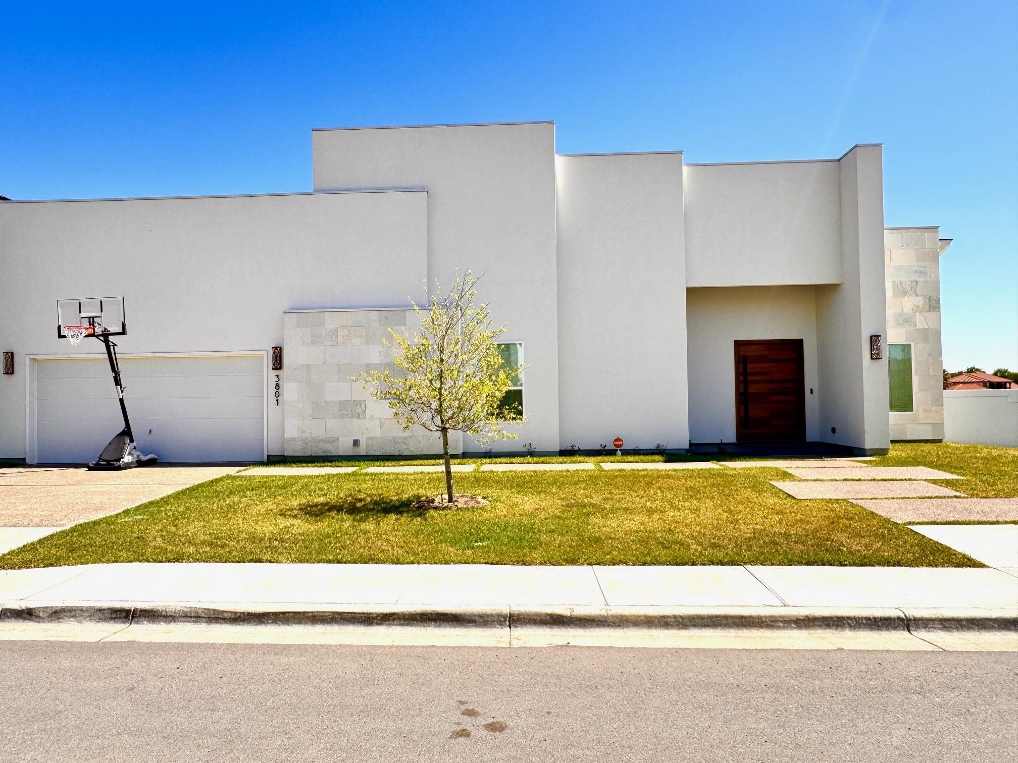 3801 Sun Valley Dr. Property Photo 1