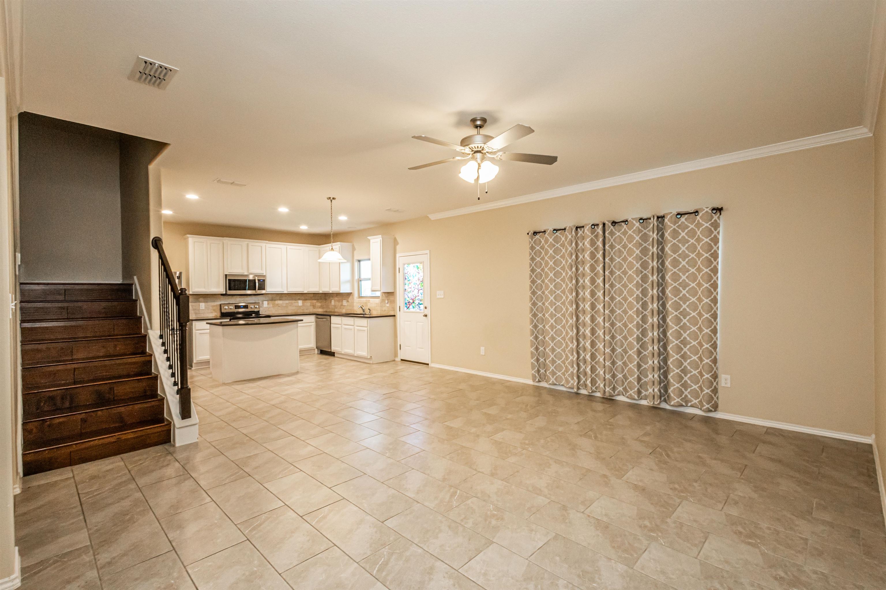 8713 Owlcreek Pass Ct Property Photo 6