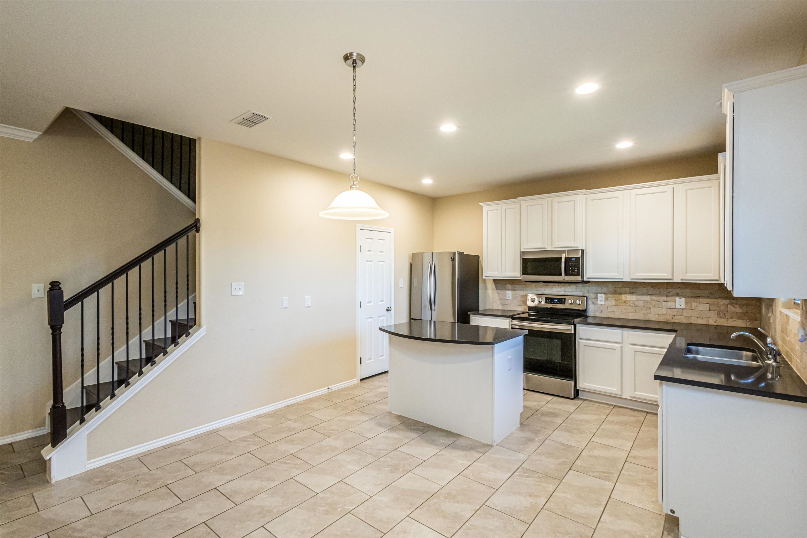 8713 Owlcreek Pass Ct Property Photo 10