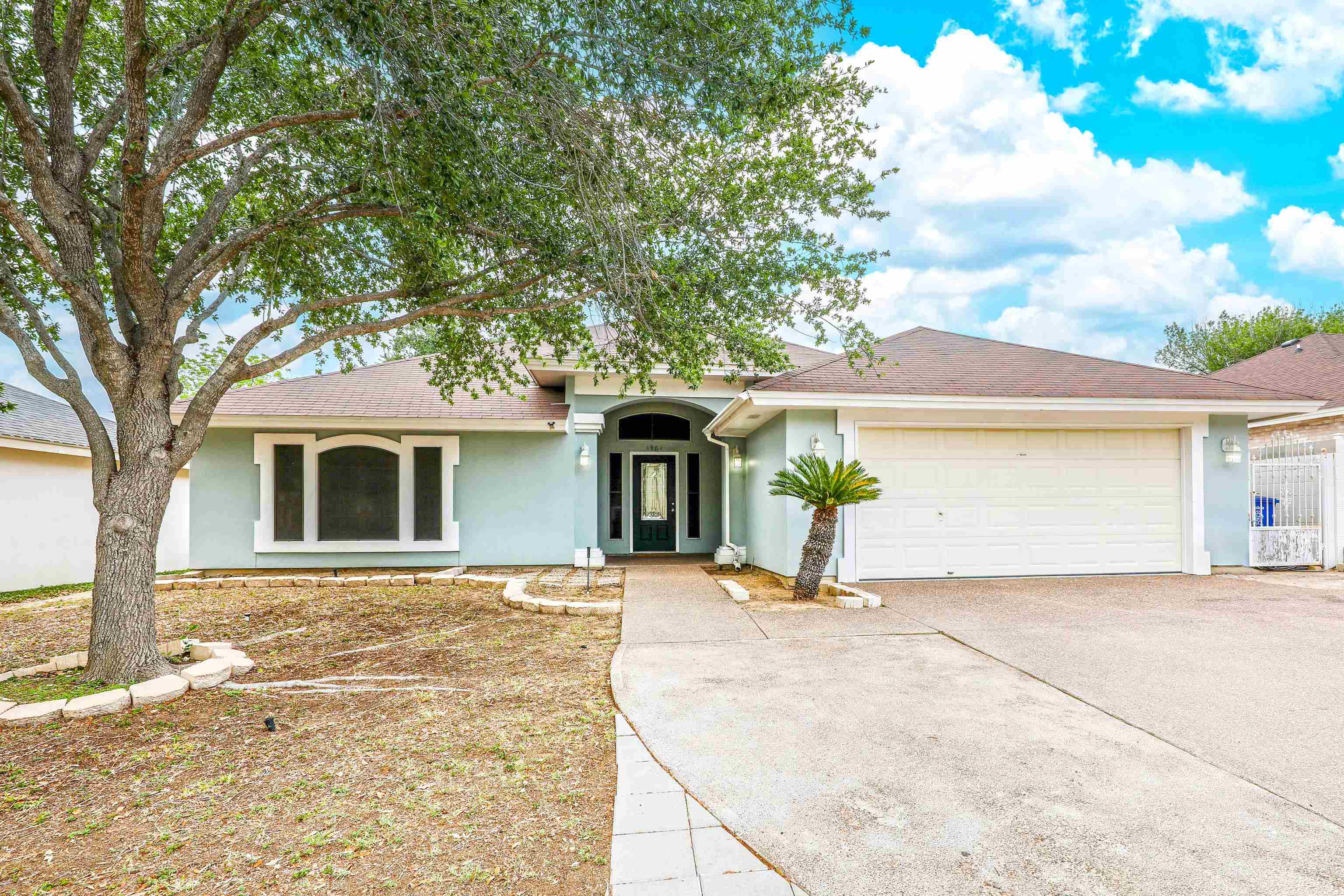 1901 Lemonwood Dr Property Photo 1