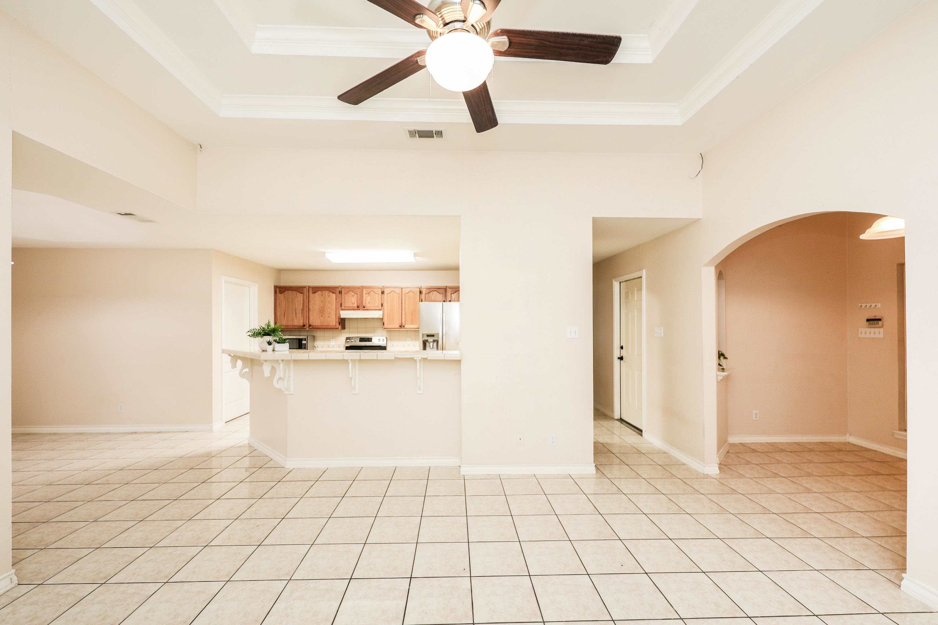 1901 Lemonwood Dr Property Photo 4