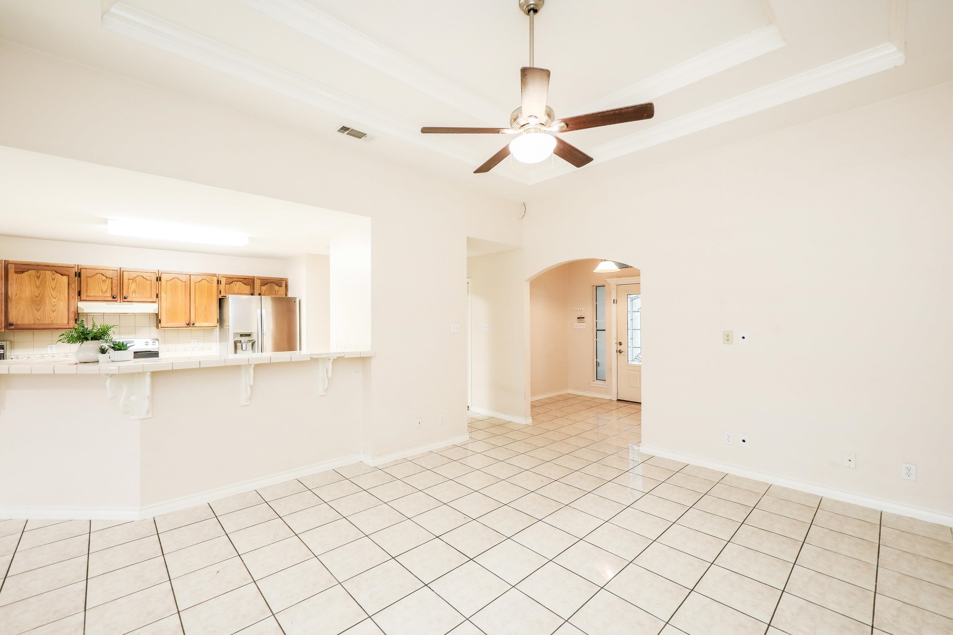 1901 Lemonwood Dr Property Photo 6