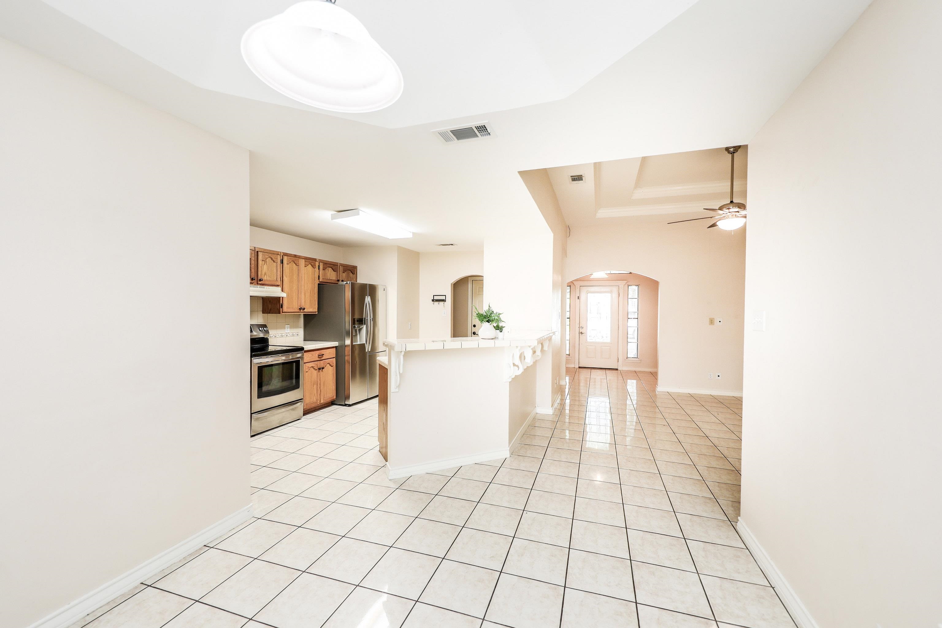1901 Lemonwood Dr Property Photo 8