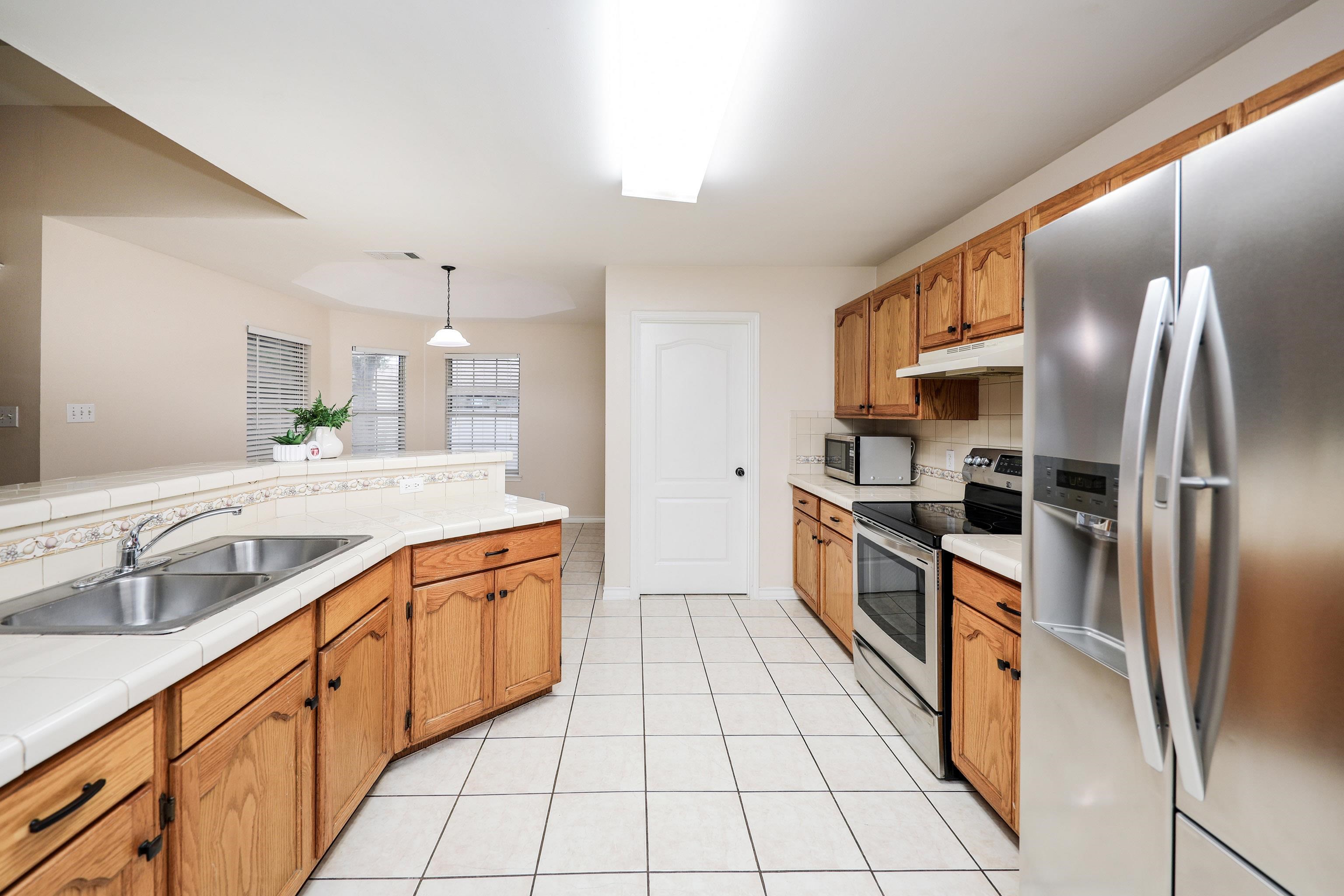 1901 Lemonwood Dr Property Photo 13