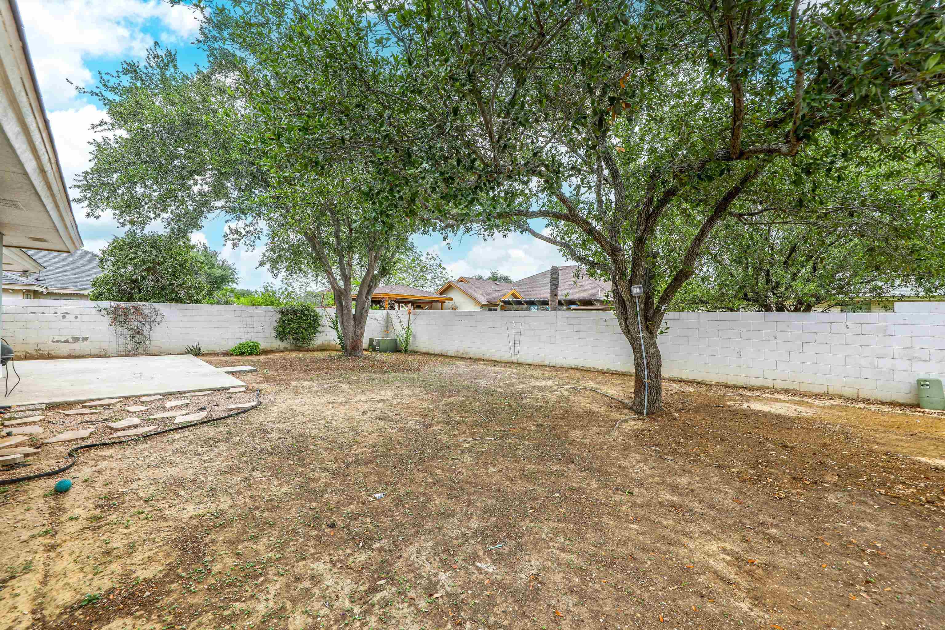 1901 Lemonwood Dr Property Photo 36