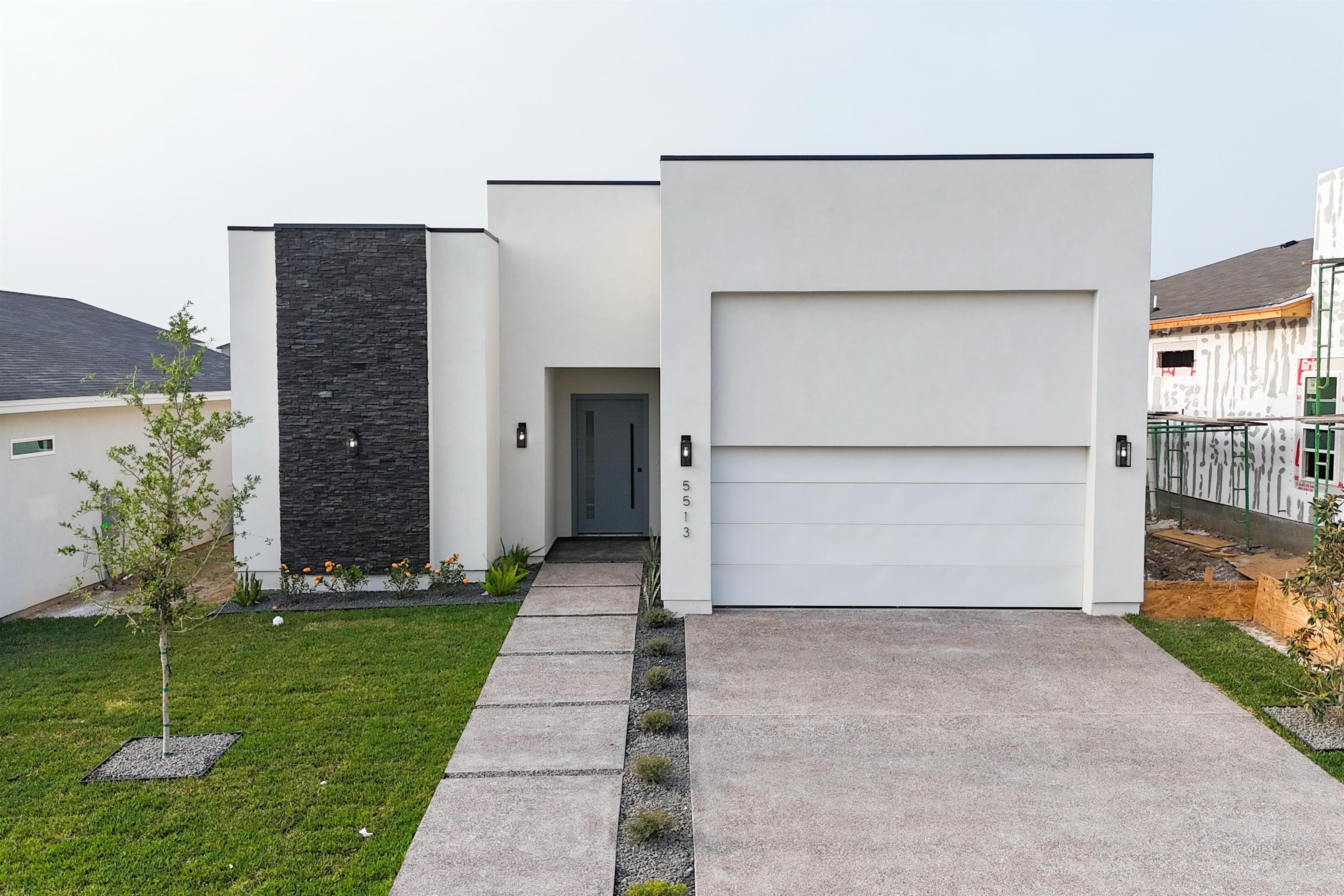 5513 Raven Dr. Property Photo 1