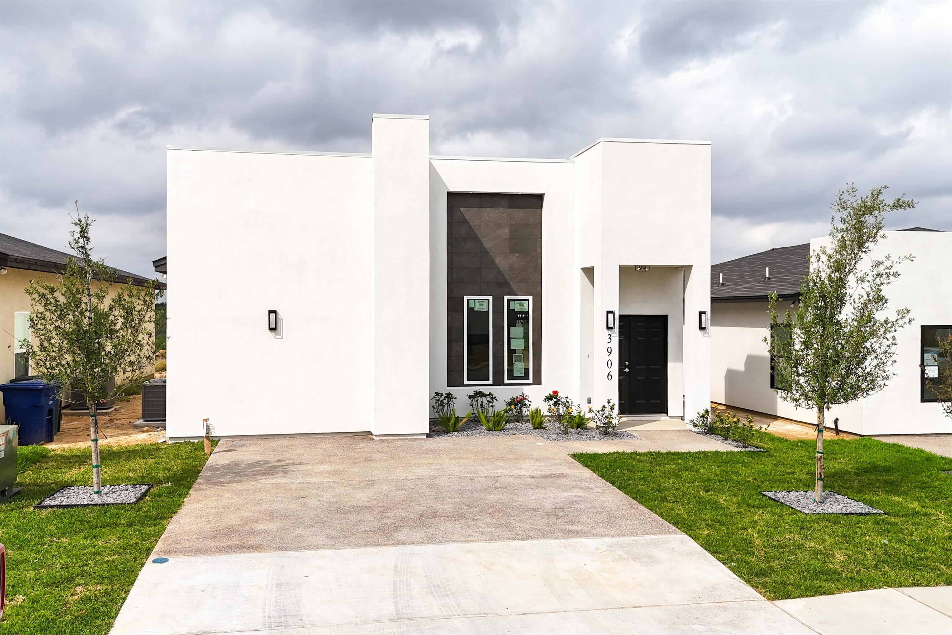 3906 Texas Dr. Property Photo 1