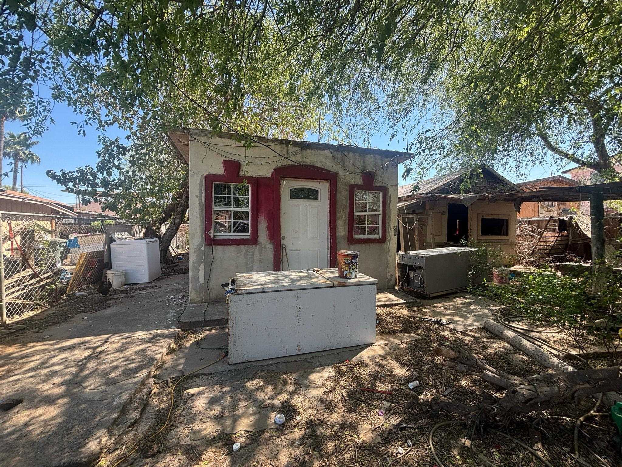 2206 S Smith Ave Property Photo