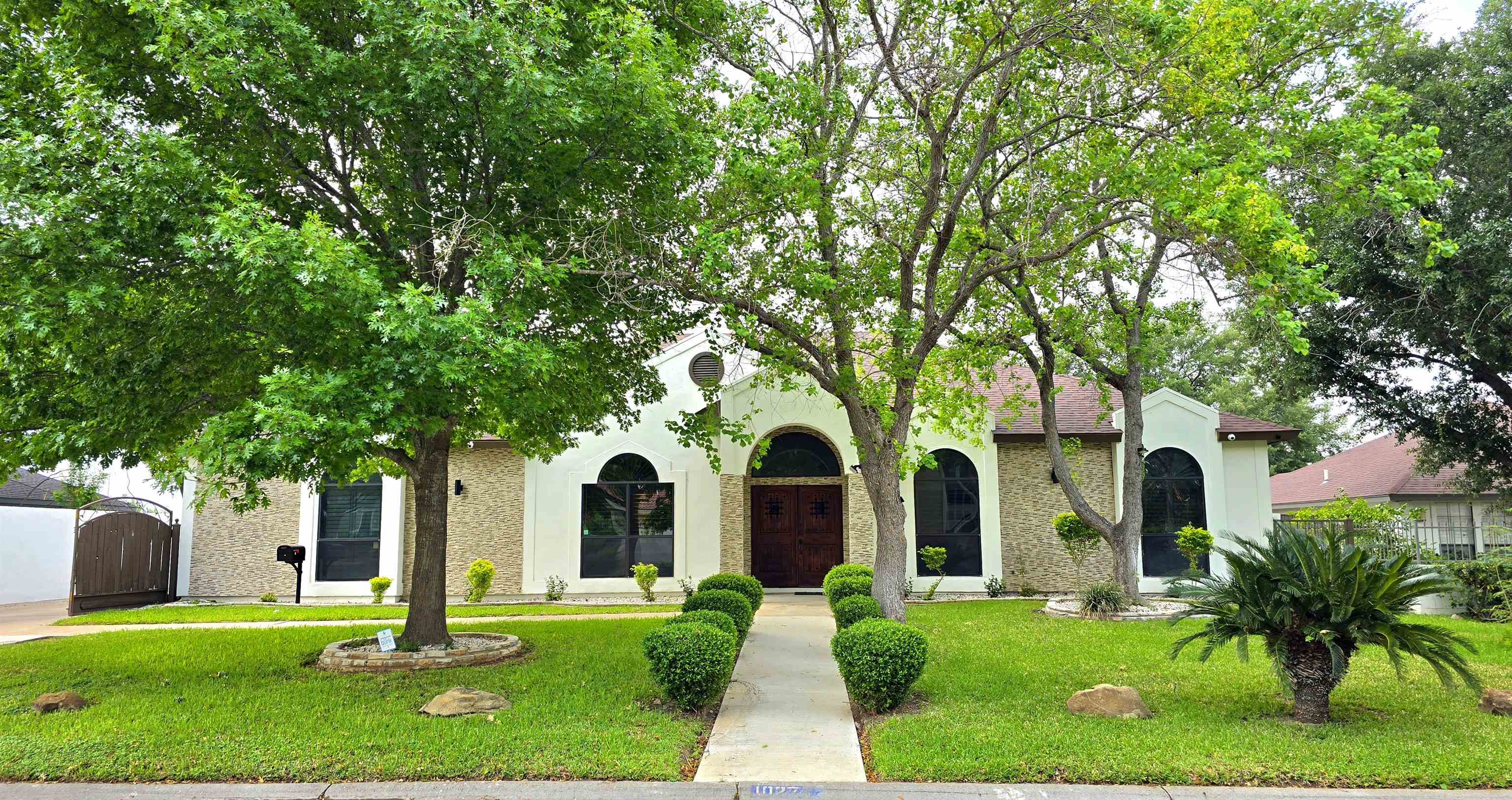 1027 Burke Dr